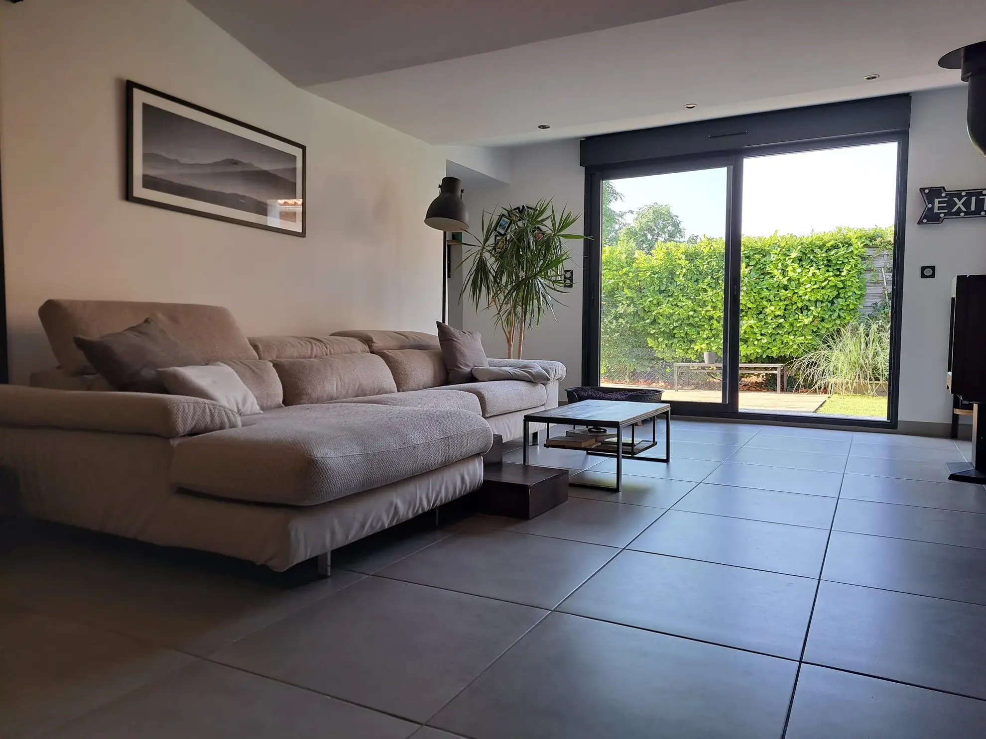 Belle maison avec piscine, garage et espace extérieur à Modène 