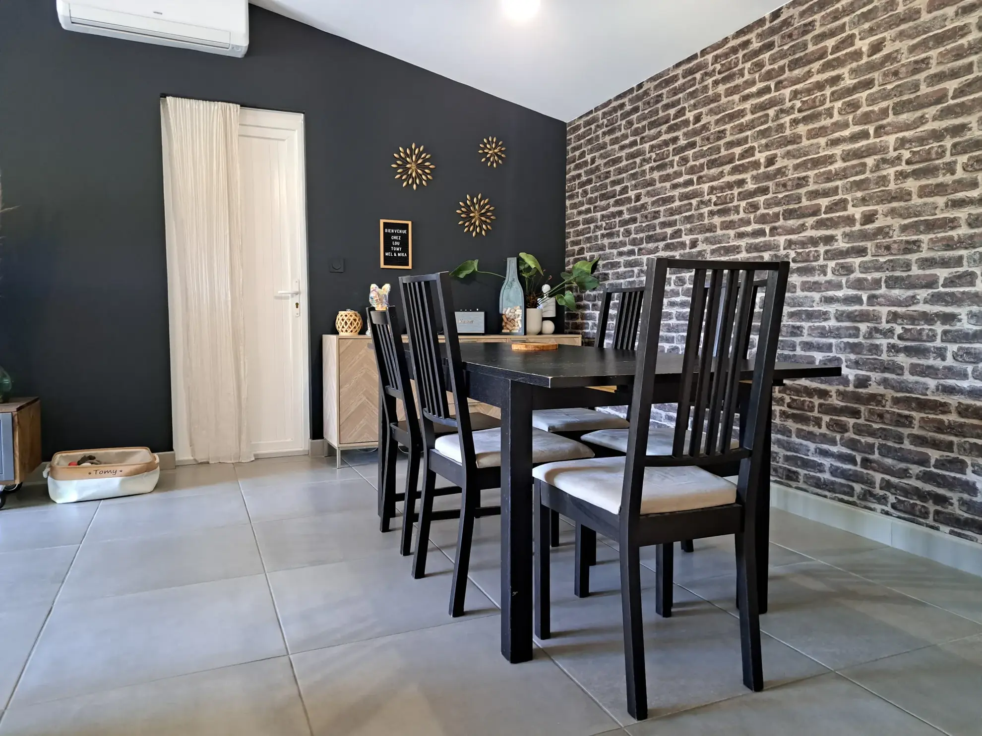 Belle maison avec piscine, garage et espace extérieur à Modène 