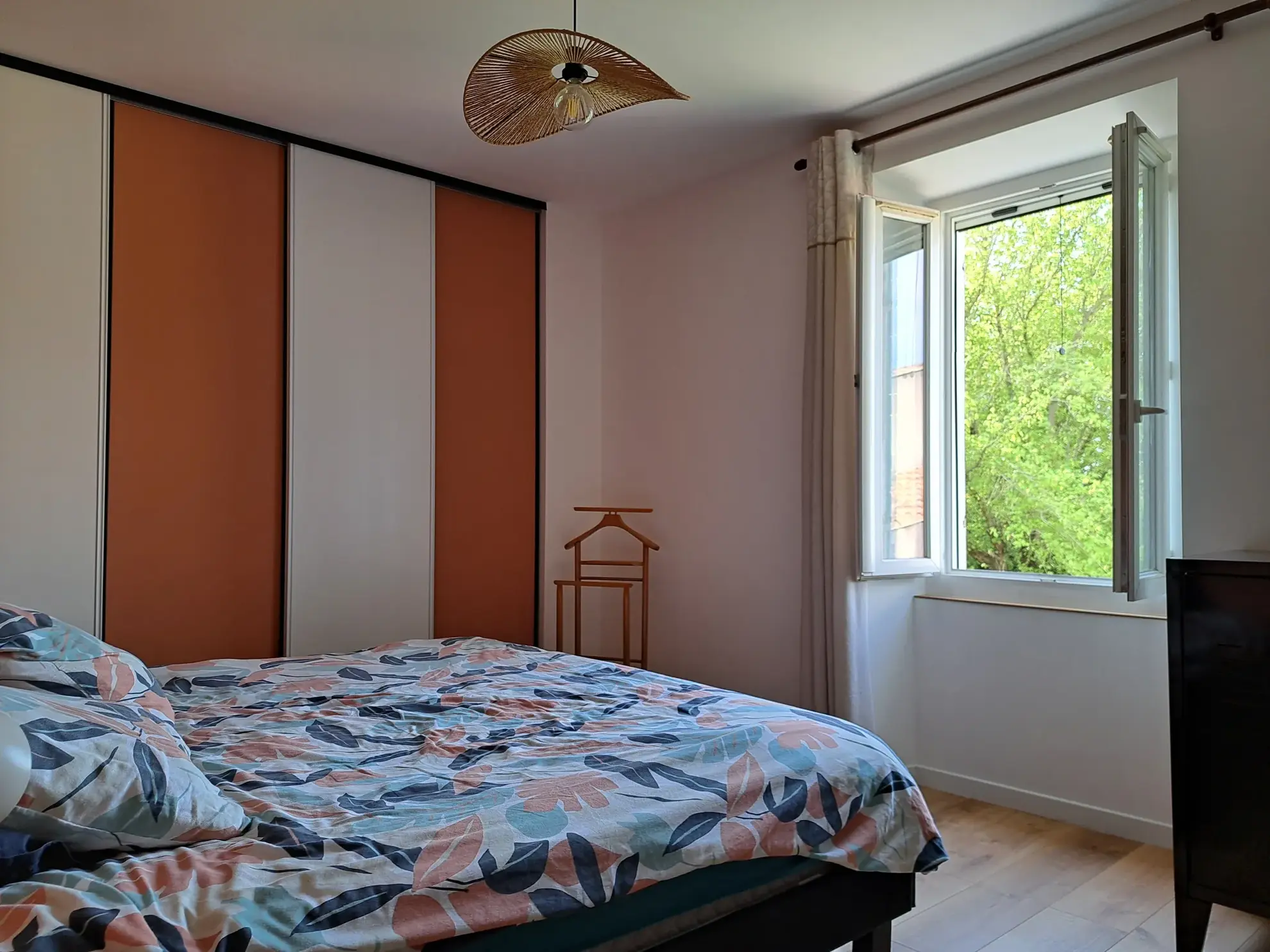 Belle maison avec piscine, garage et espace extérieur à Modène 