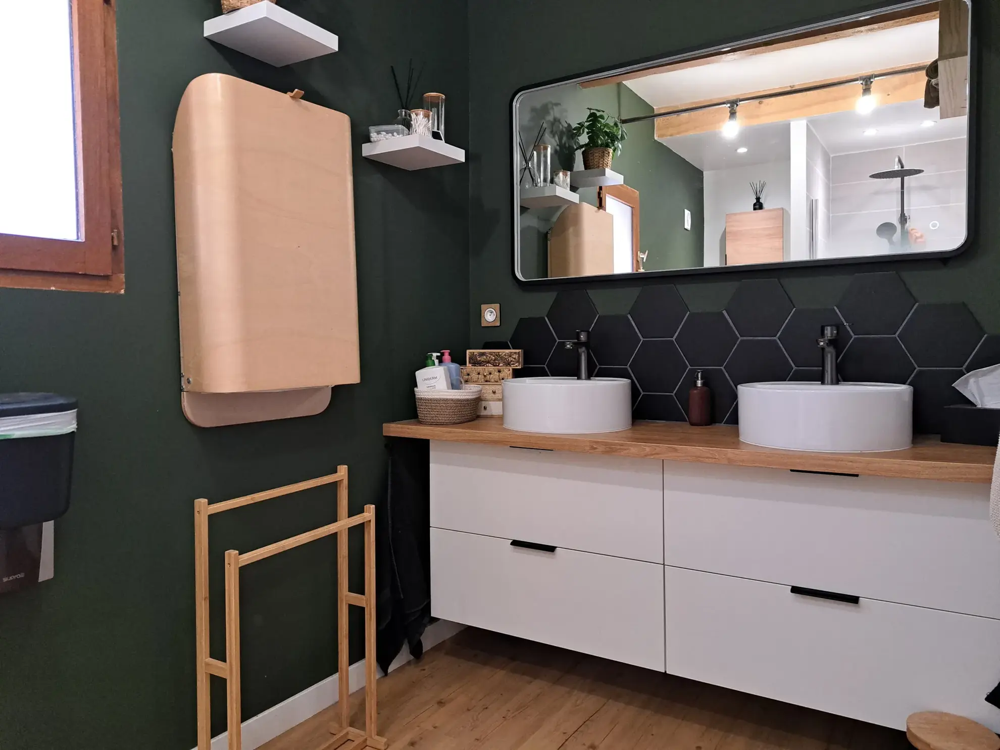 Belle maison avec piscine, garage et espace extérieur à Modène 