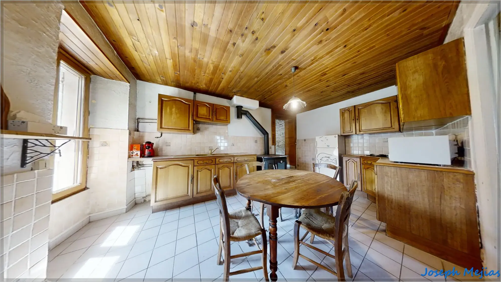 Maison individuelle en campagne avec dépendance, garage et jardin à Saint Apollinaire de Rias 