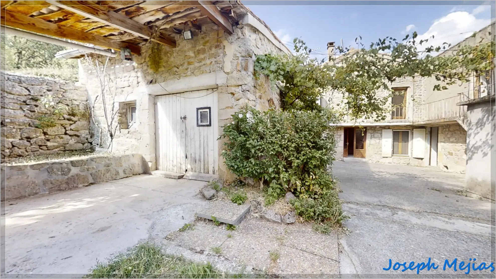 Maison individuelle en campagne avec dépendance, garage et jardin à Saint Apollinaire de Rias 
