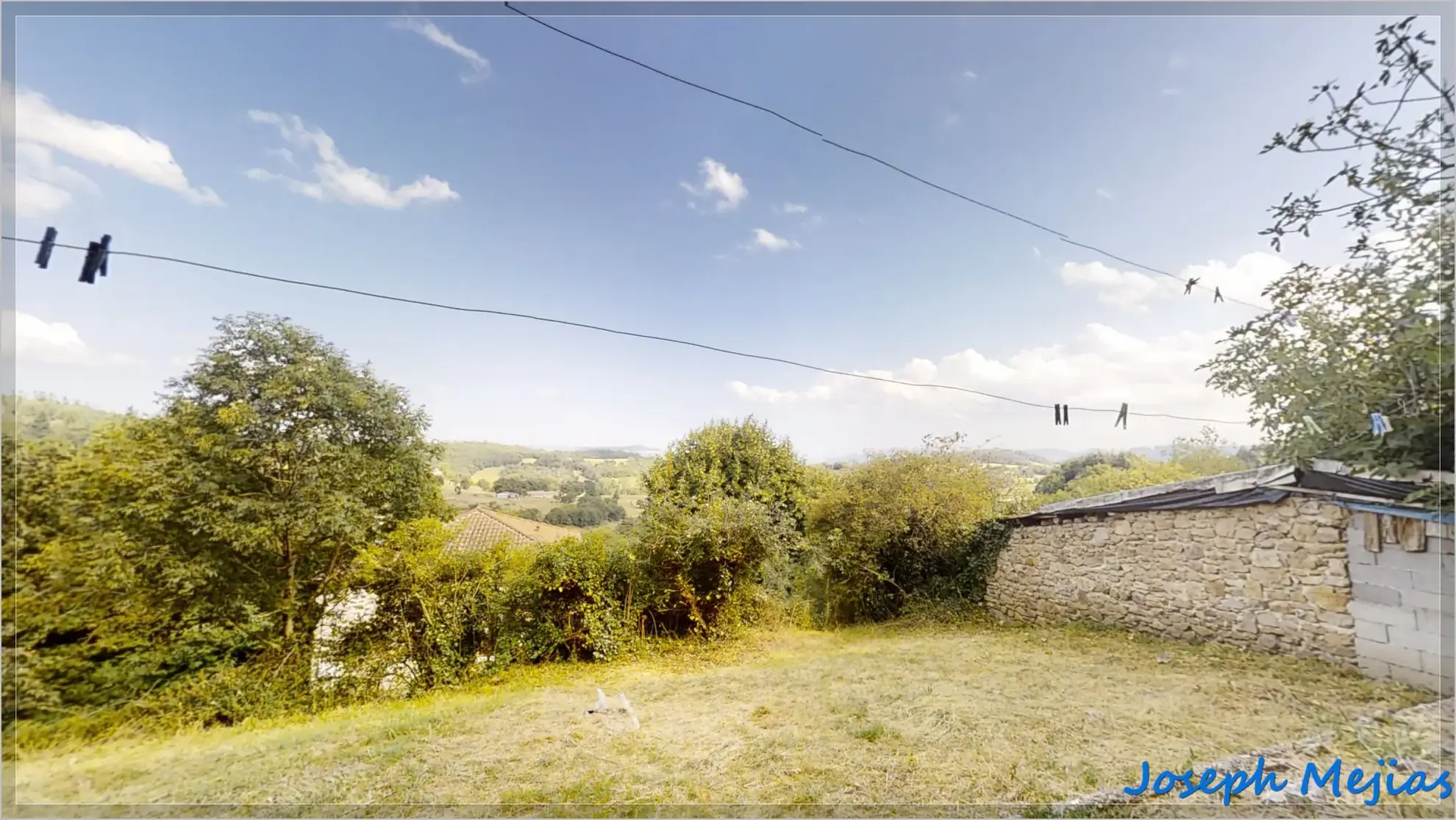 Maison individuelle en campagne avec dépendance, garage et jardin à Saint Apollinaire de Rias 