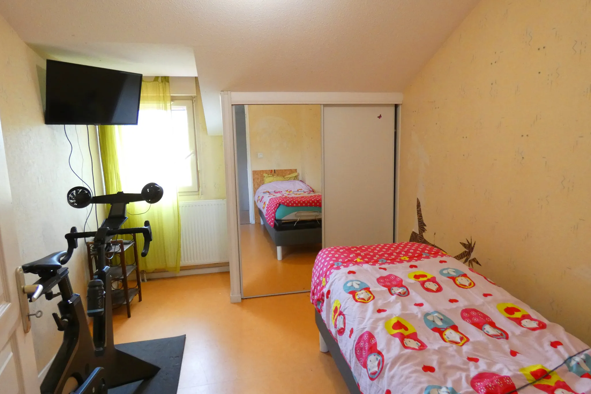 Belle maison à Aurillac avec spa, garage et véranda, construite en 2007 