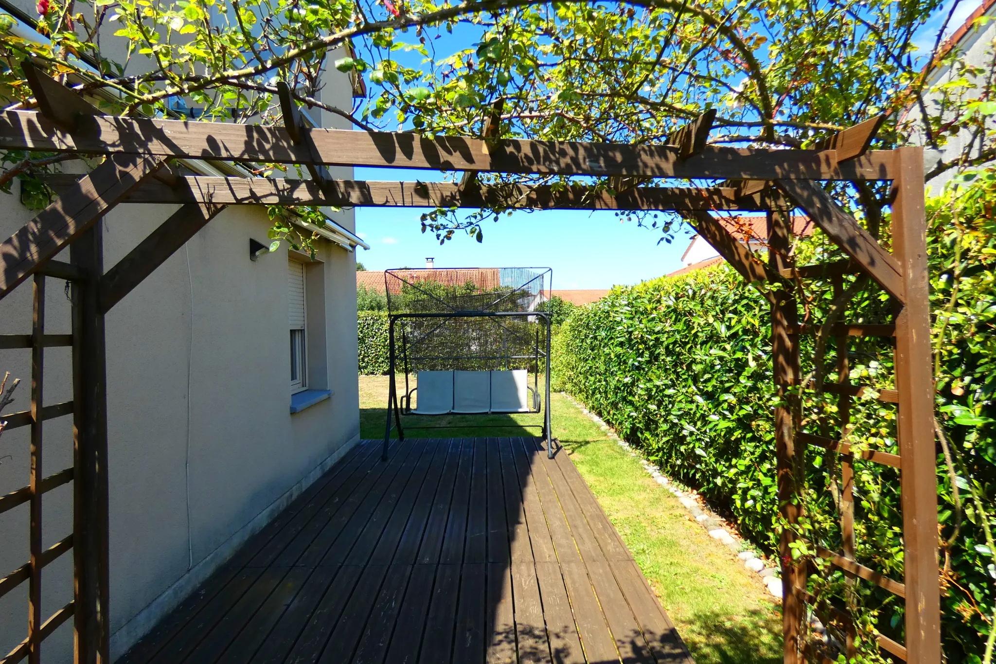 Belle maison à Aurillac avec spa, garage et véranda, construite en 2007 