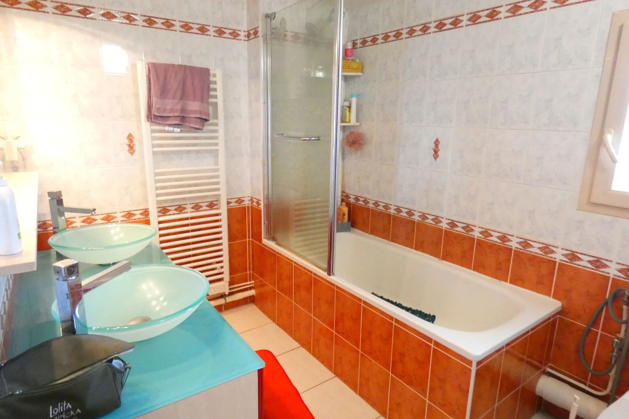 Belle maison à Aurillac avec spa, garage et véranda, construite en 2007 