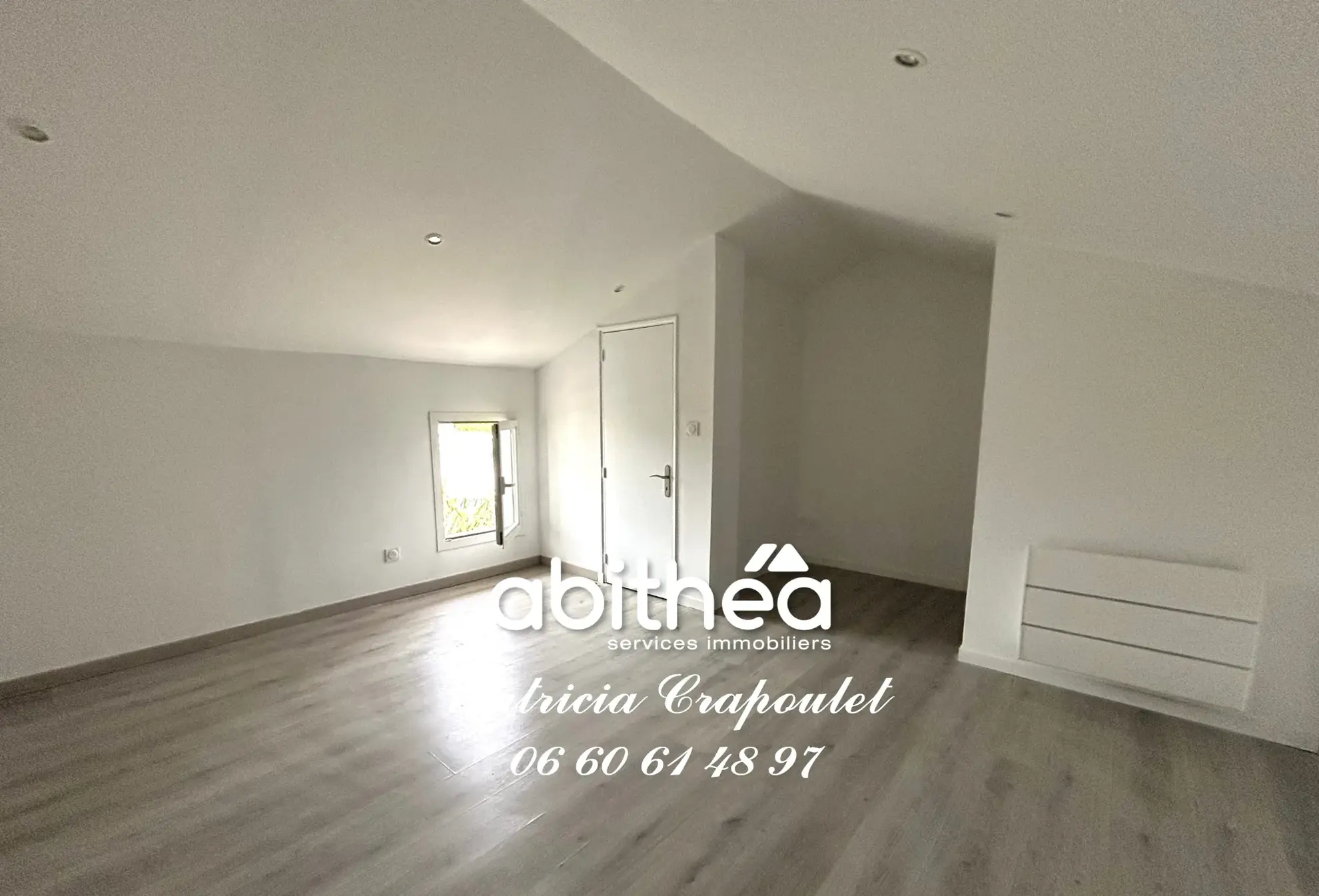 Maison de ville rénovée à Angoulême avec jardin et dépendances 