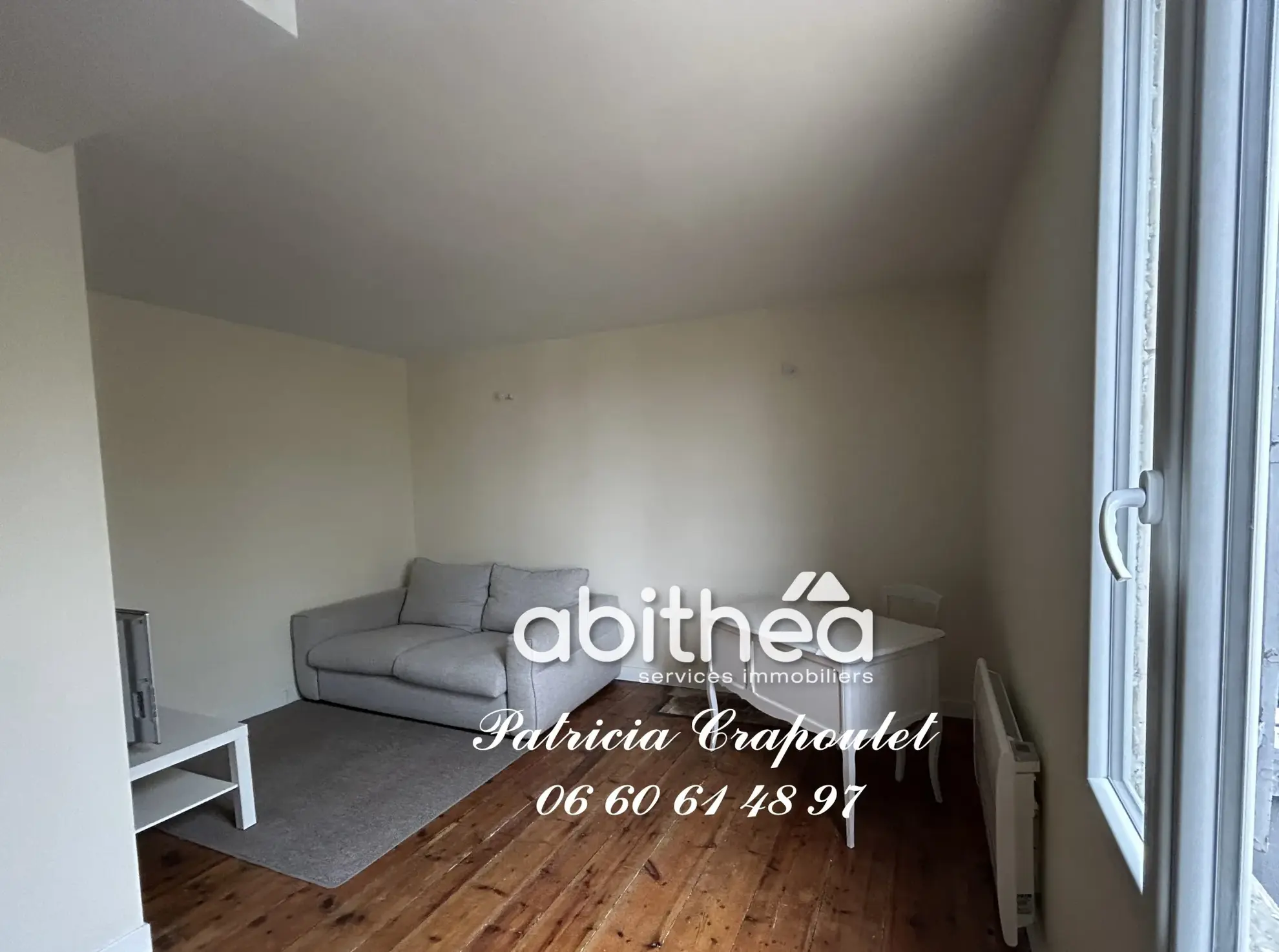 Maison de ville rénovée à Angoulême avec jardin et dépendances 