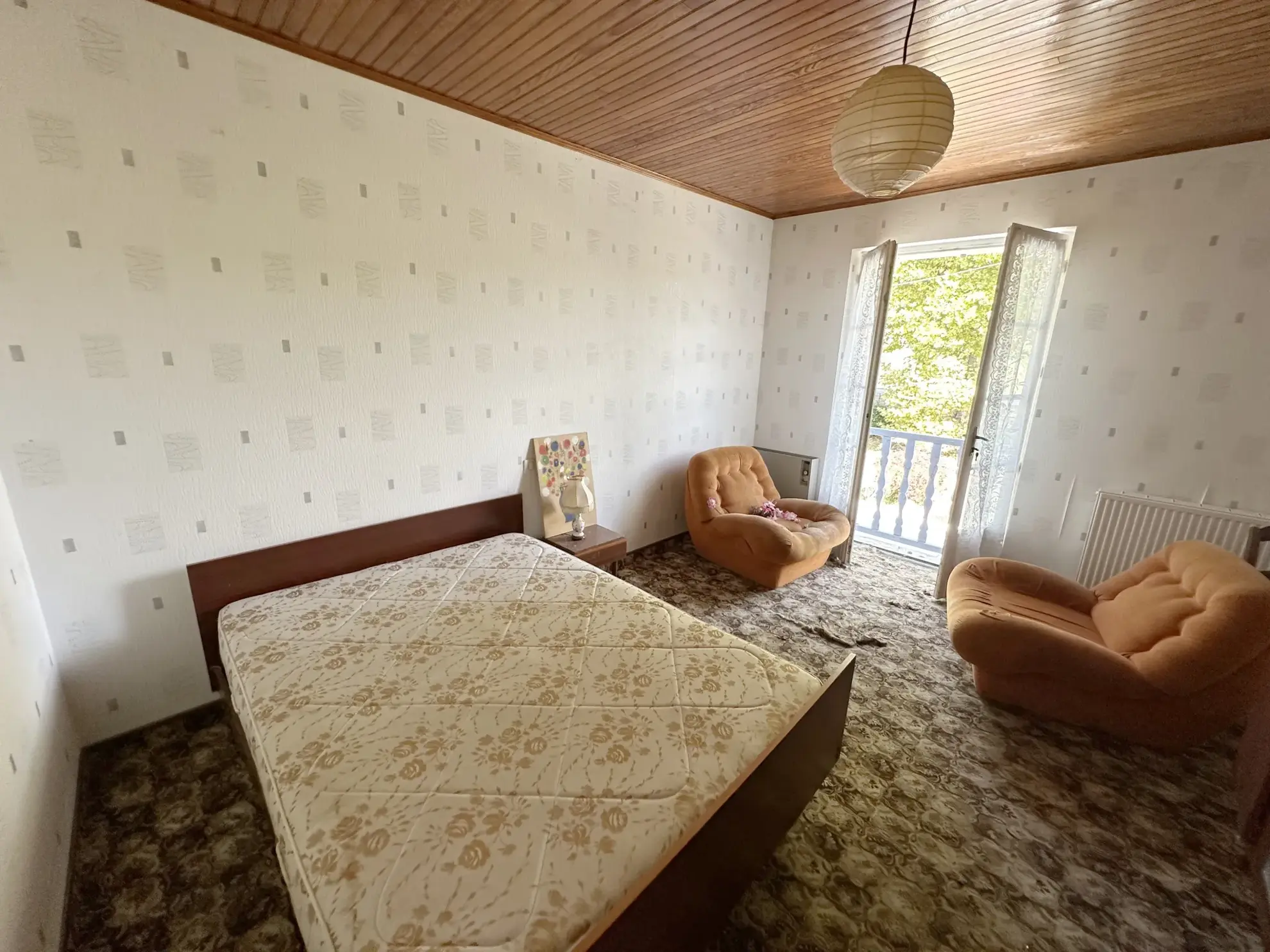 Maison en pierre avec grand terrain et ateliers à Grezet Cavagnan 