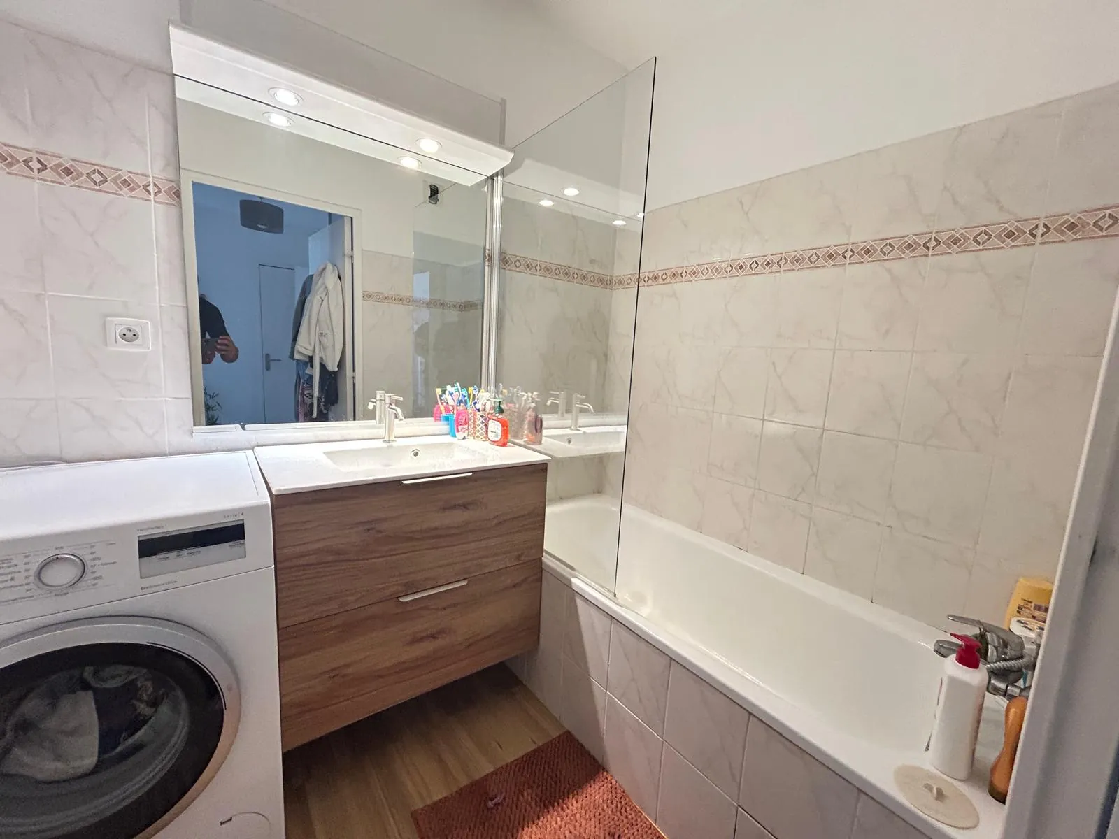 Bel appartement 3 pièces de 64 m² avec terrasse et parking à Saint-André-de-la-Roche 