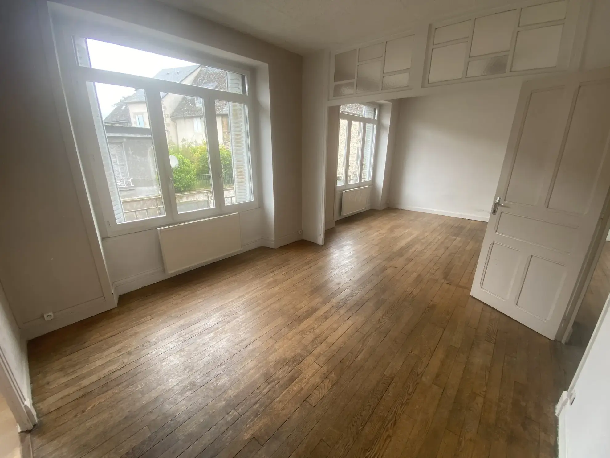 Immeuble de rapport à Argentat-sur-Dordogne avec local commercial et appartements 