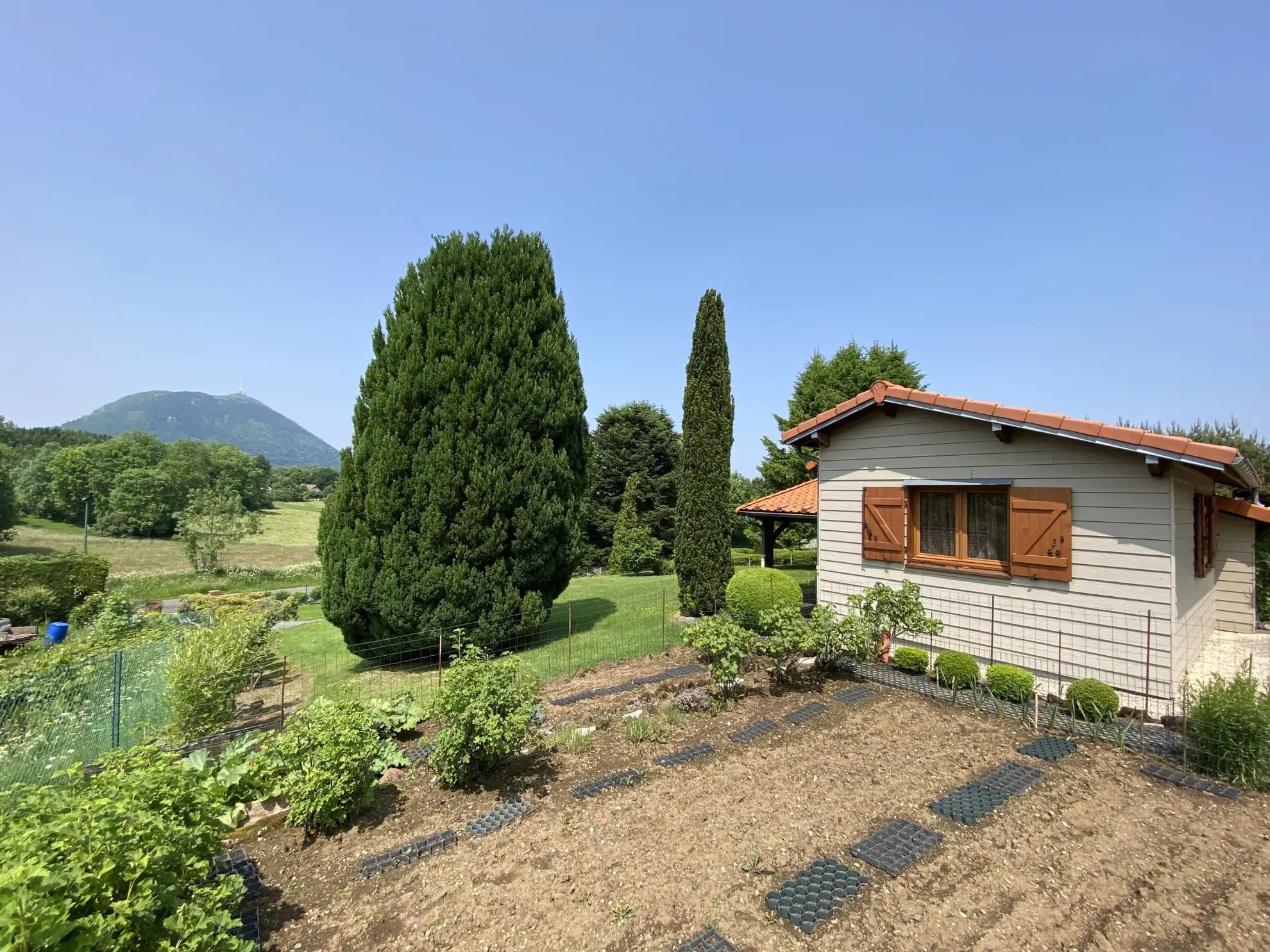 Maison à vendre à St Gènes Champanelle de 55m² avec potentiel d'extension 