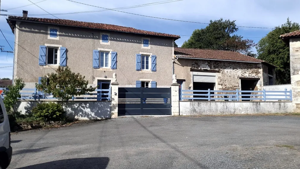 Charmante maison charentaise de 148 m² à Genouillac près de Roumazières 