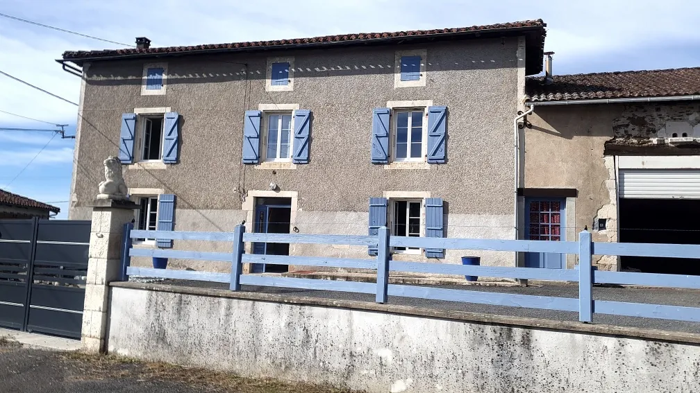 Charmante maison charentaise de 148 m² à Genouillac près de Roumazières 