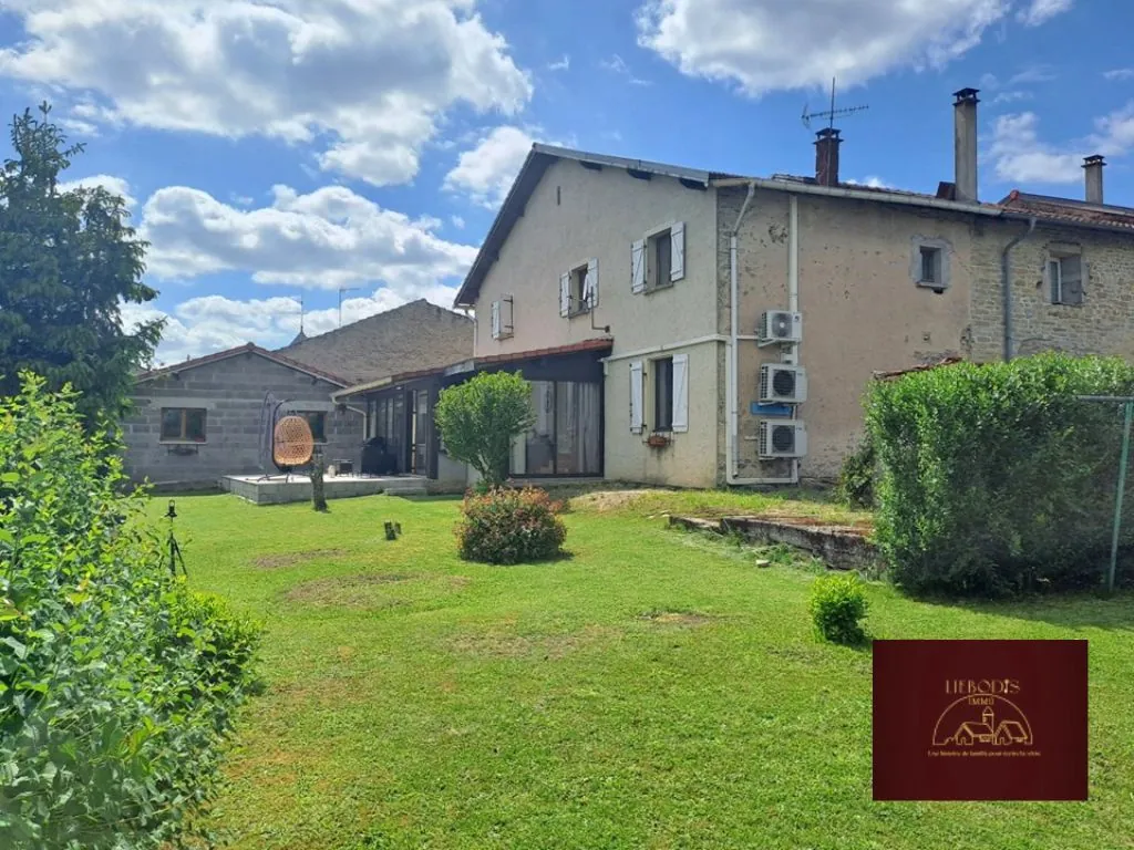 Charmante maison de village avec vue, jardin et garage à Lemainville 