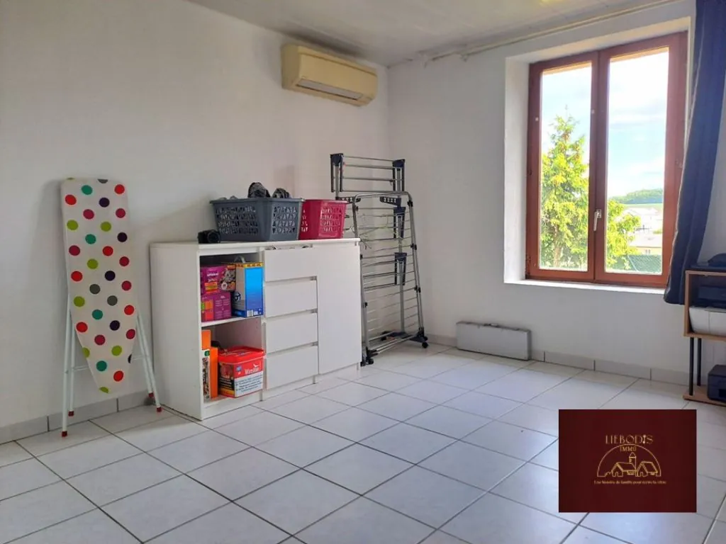 Charmante maison de village avec vue, jardin et garage à Lemainville 