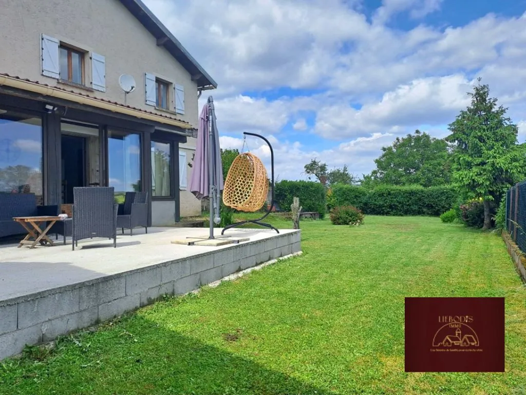 Charmante maison de village avec vue, jardin et garage à Lemainville 