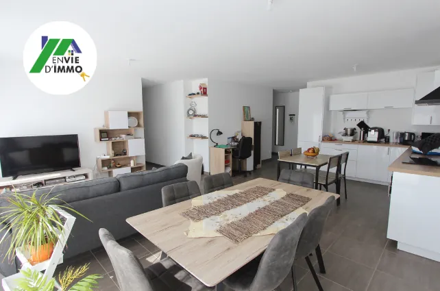 Maison de plain-pied récente à Niort avec jardin et garage 