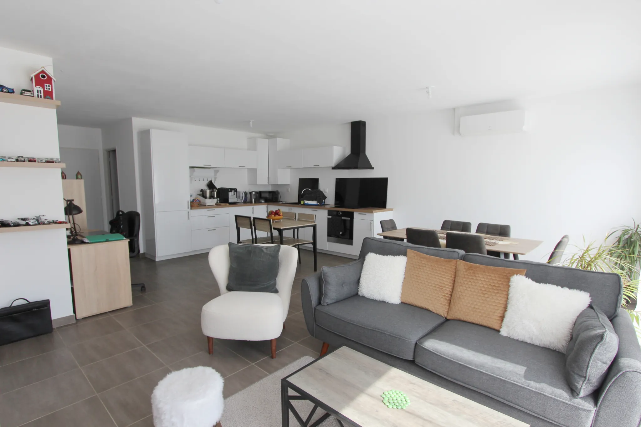 Maison de plain-pied récente à Niort avec jardin et garage