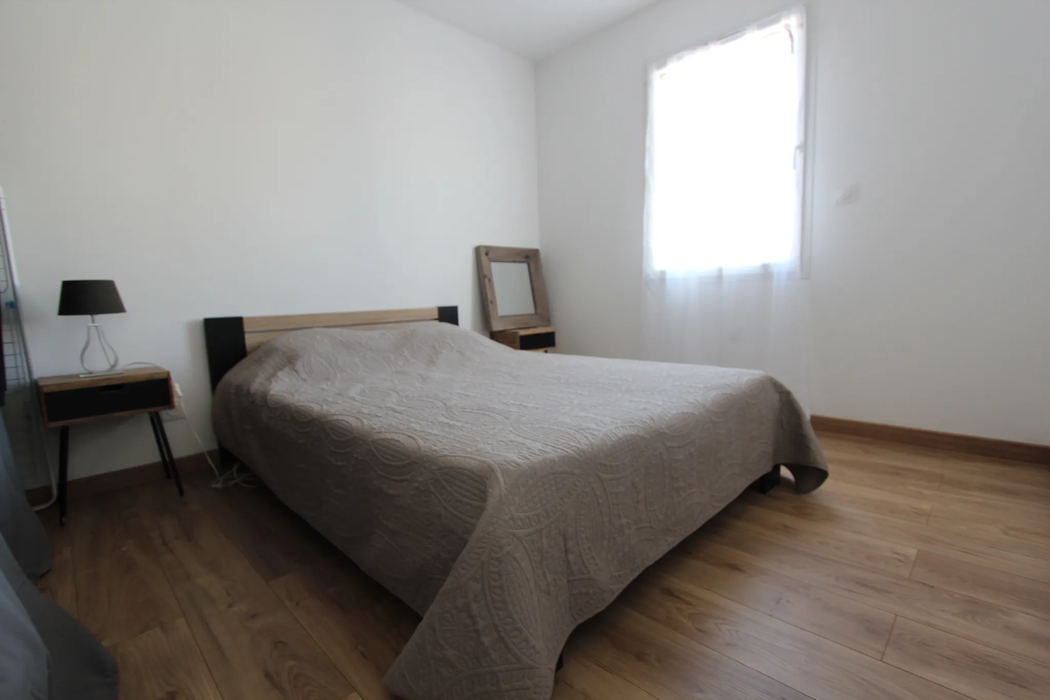 Maison de plain-pied récente à Niort avec jardin et garage 