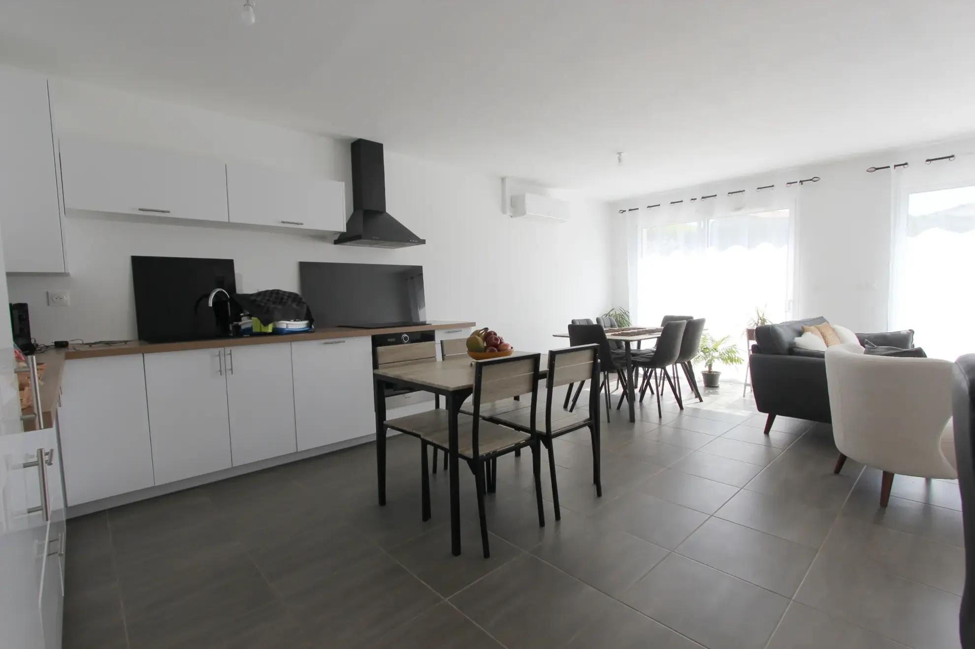 Maison récente de plain-pied avec jardin et garage à Niort 