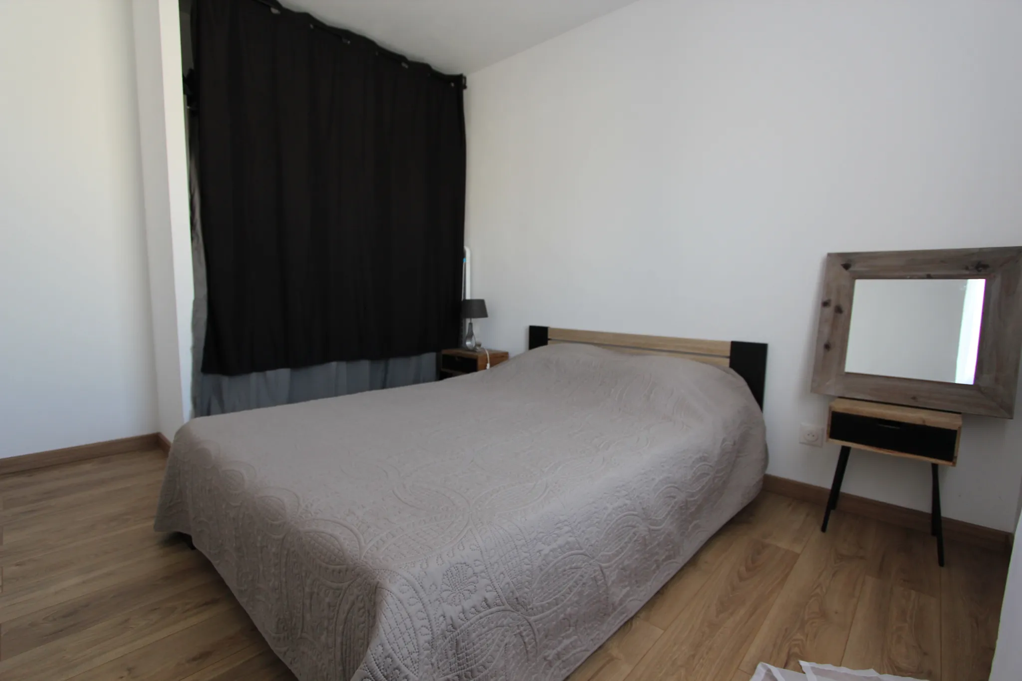 Maison de plain-pied récente à Niort avec jardin et garage 