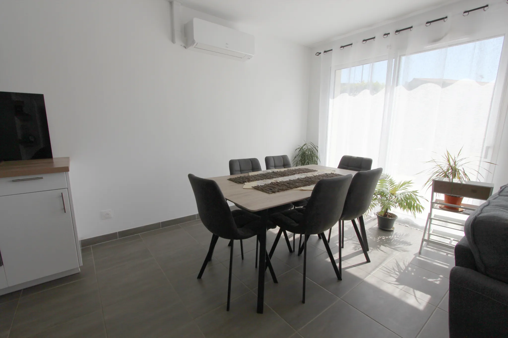 Maison de plain-pied récente à Niort avec jardin et garage 