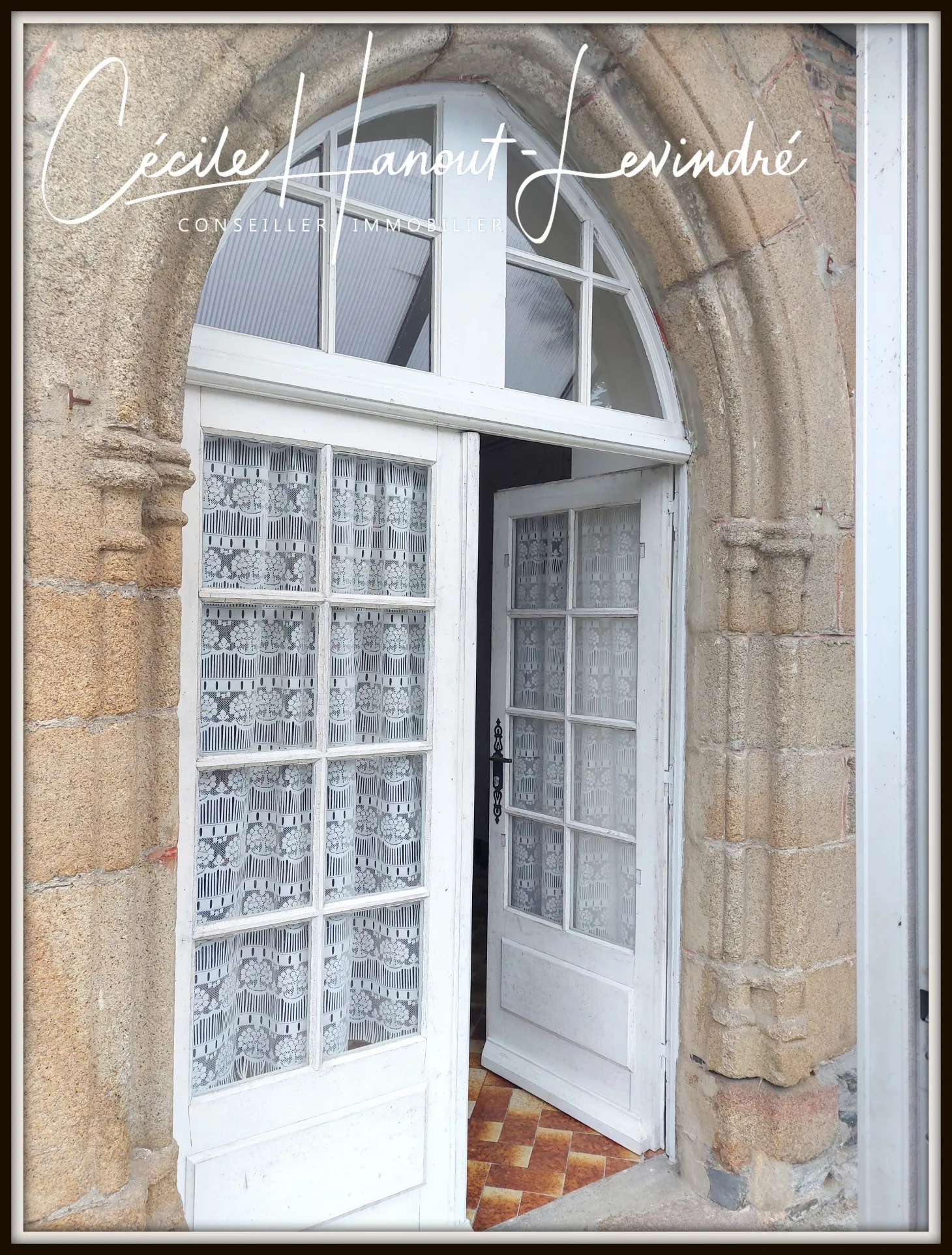 Propriété en pierre avec dépendances et grand terrain à Pleine-Fougères, 15 min du Mont-Saint-Michel 