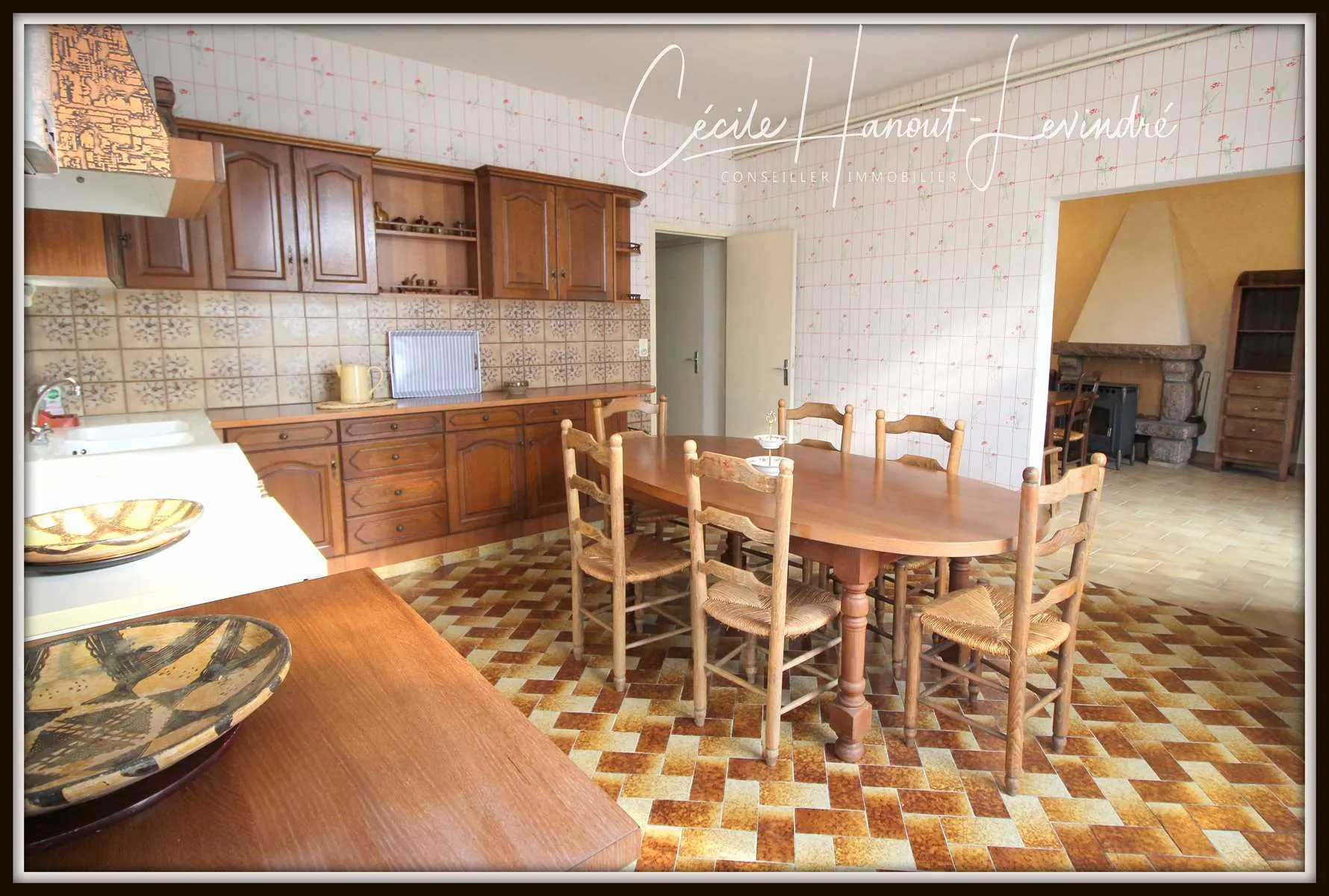 Propriété en pierre avec dépendances et grand terrain à Pleine-Fougères, 15 min du Mont-Saint-Michel 