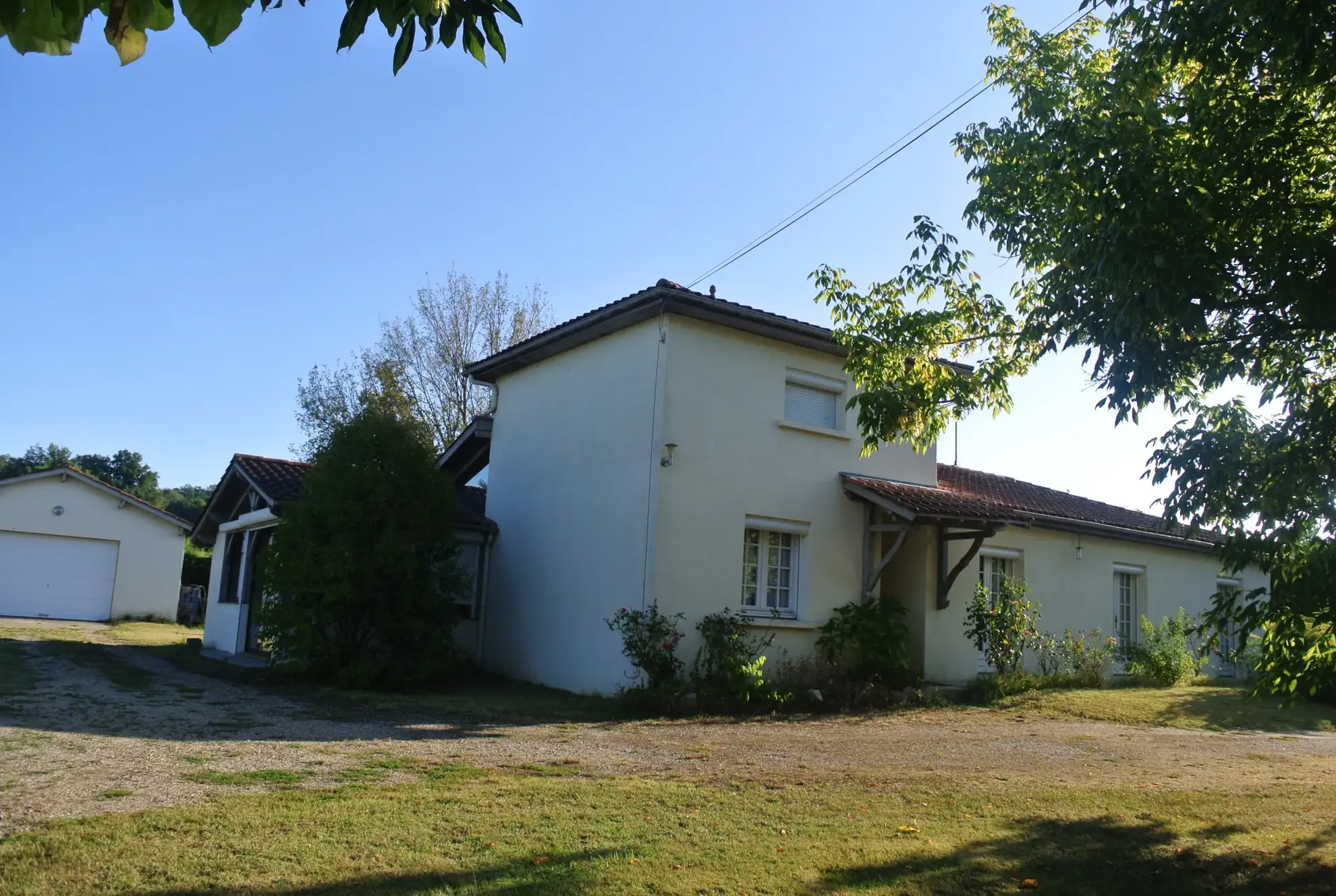 Maison traditionnelle avec piscine à Virazeil, à 10 min de Marmande 
