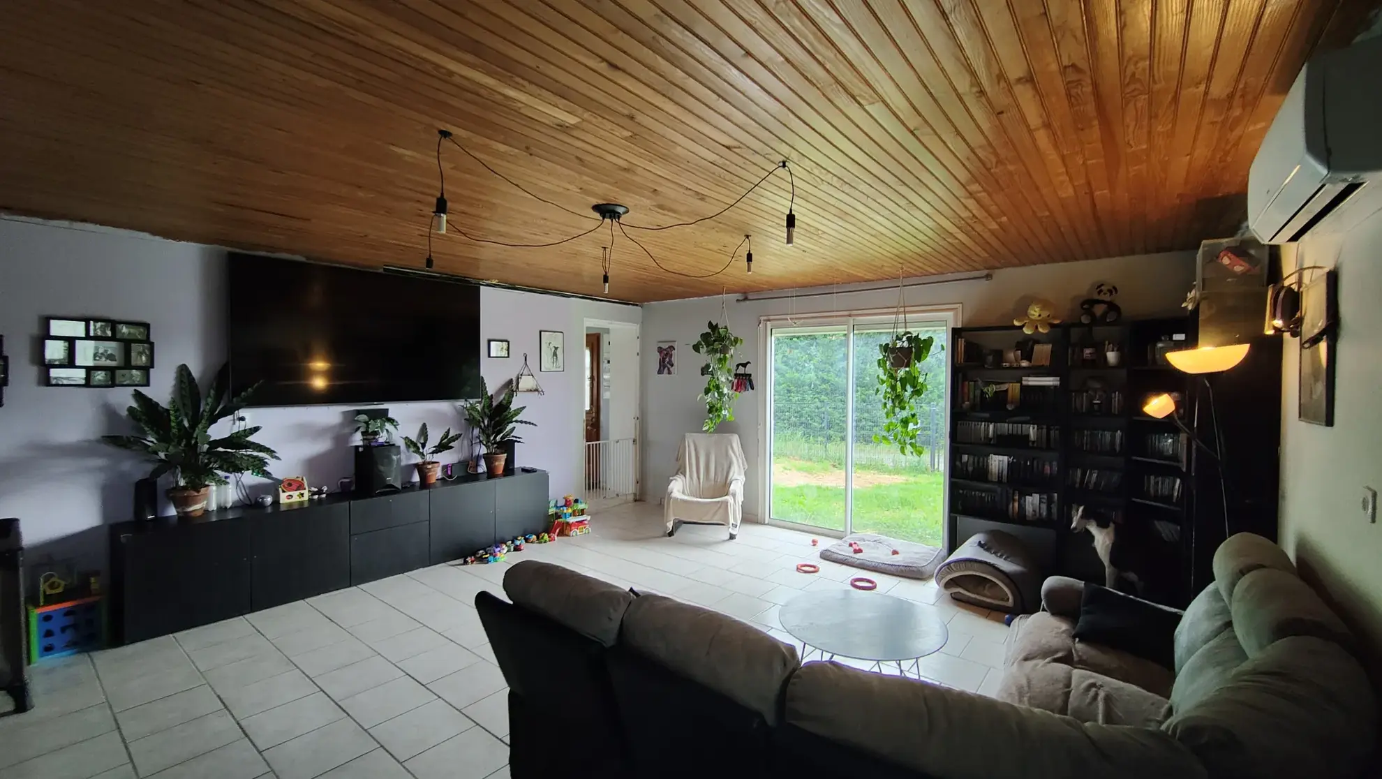 Maison de campagne rénovée à Aillas en Gironde, 4 chambres, grand terrain 