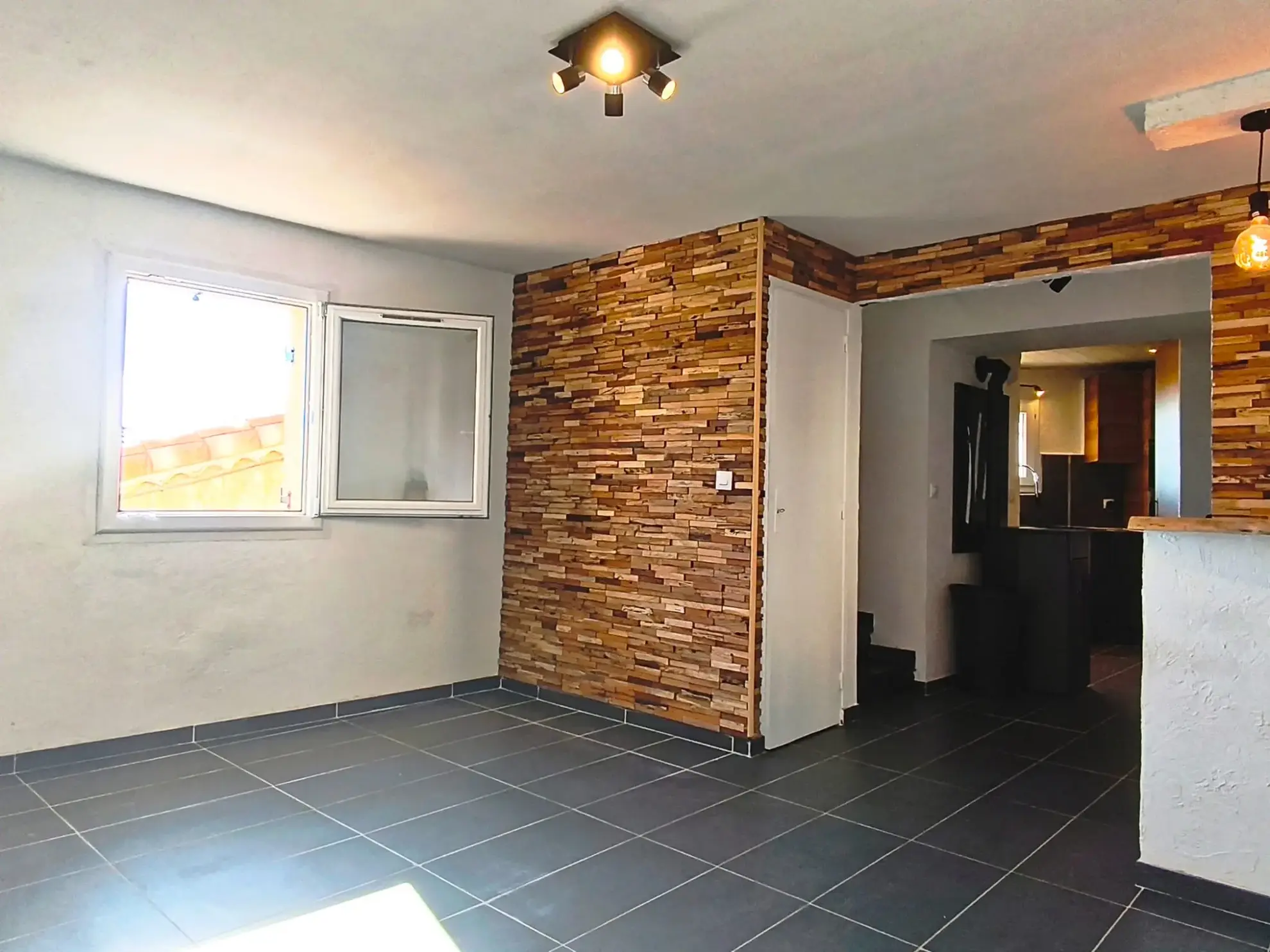 Maison de village rénovée à vendre à Spéracèdes avec vue dégagée 