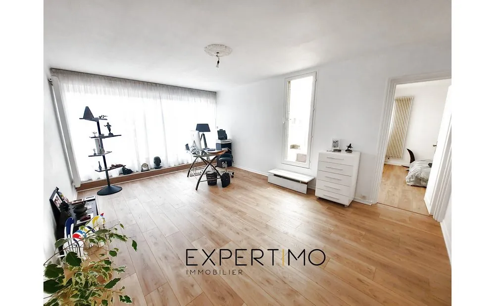 Appartement F2 avec terrasse ensoleillée et parking à Poitiers, résidence sécurisée