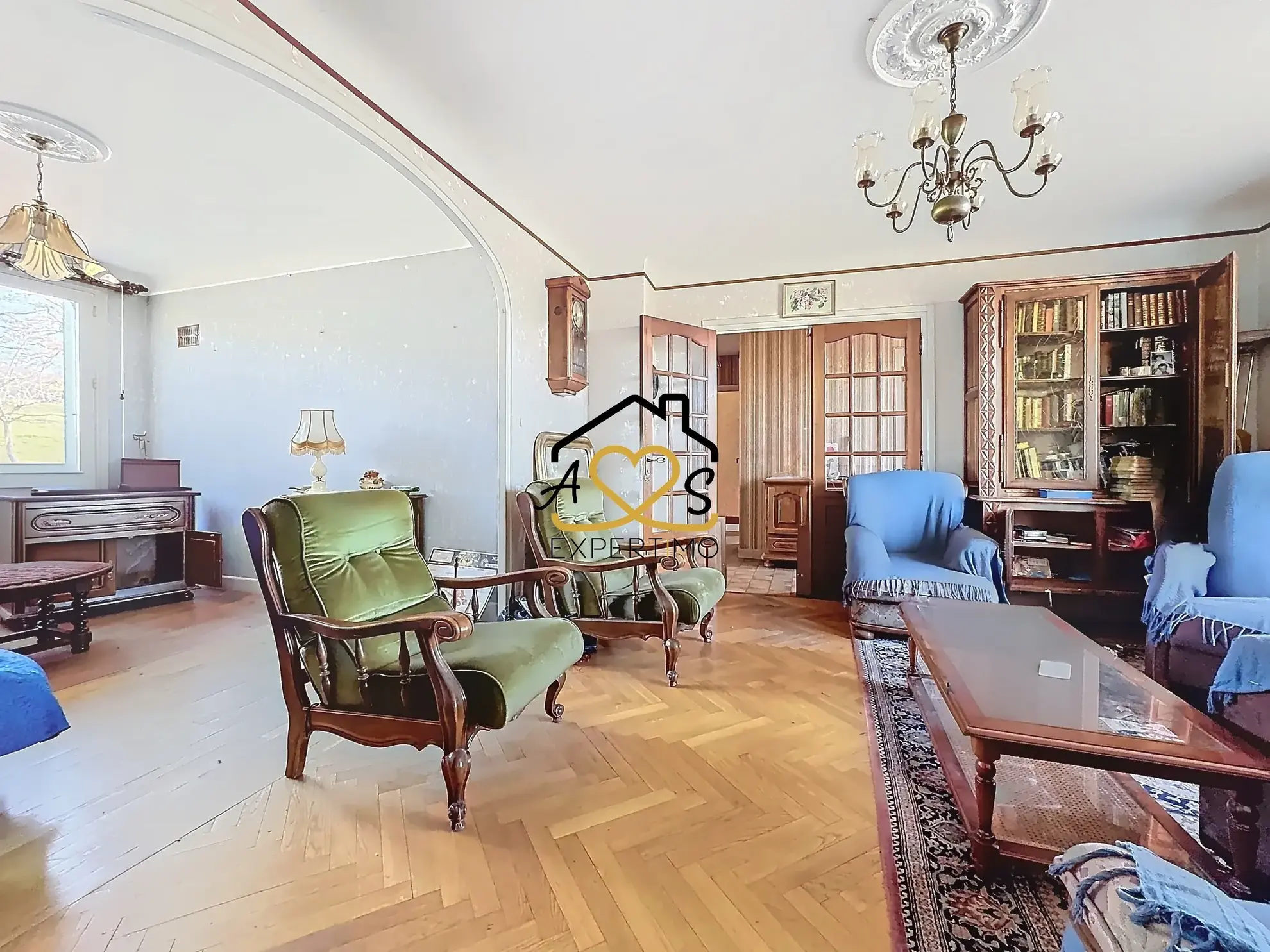 Maison à rénover à Courpière avec grand terrain et dépendance 