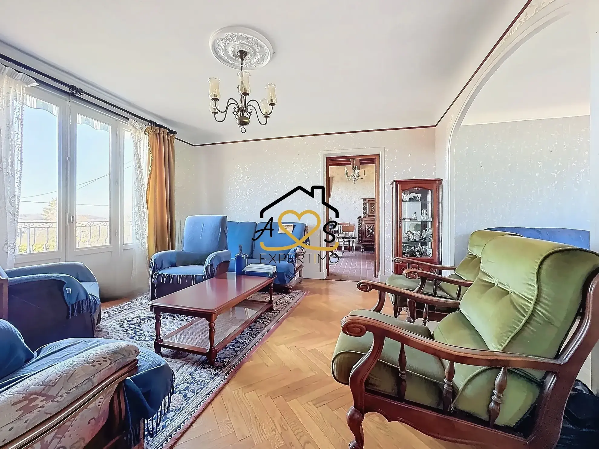 Maison à rénover à Courpière avec grand terrain et dépendance 