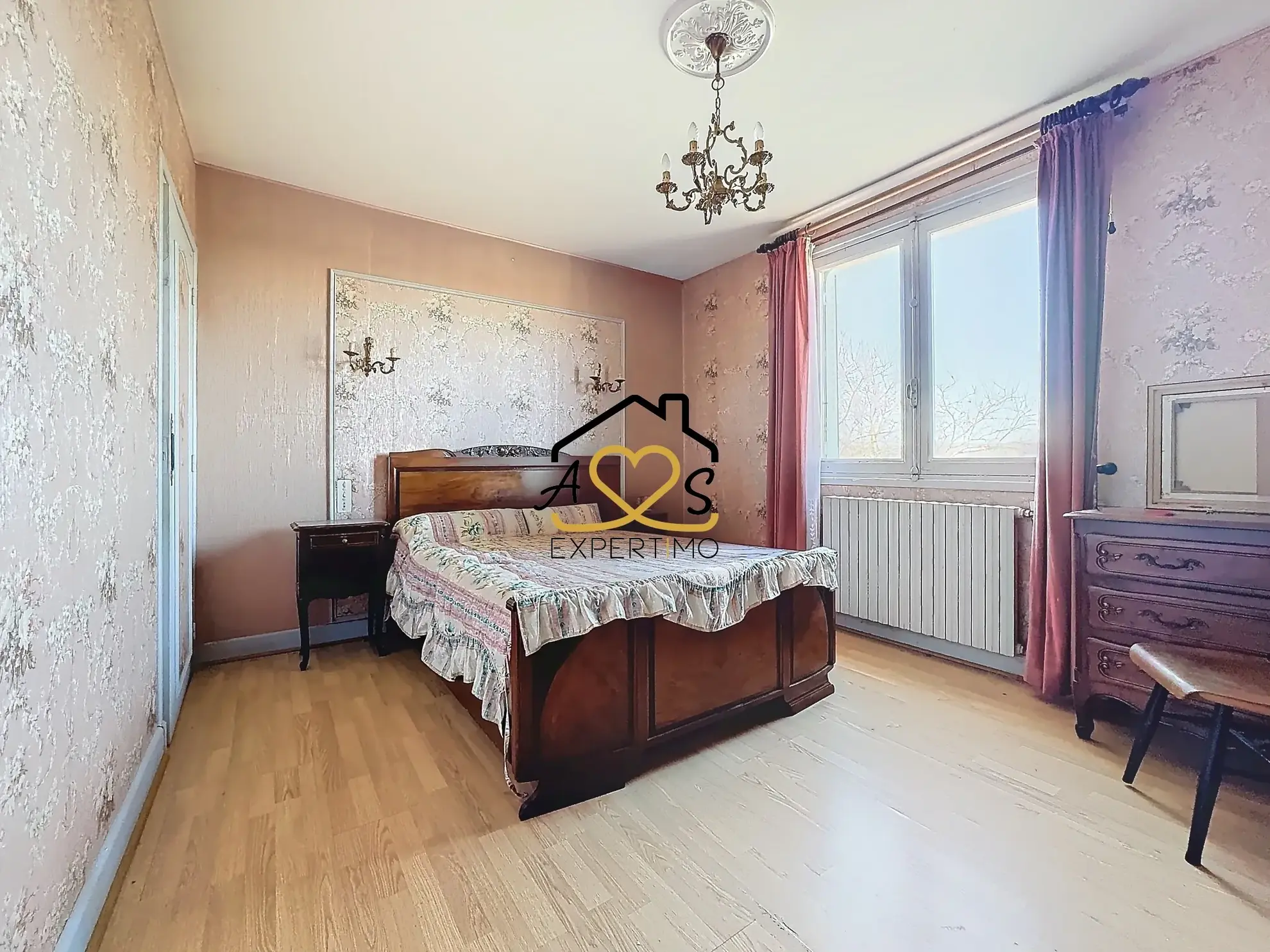 Maison à rénover à Courpière avec grand terrain et dépendance 