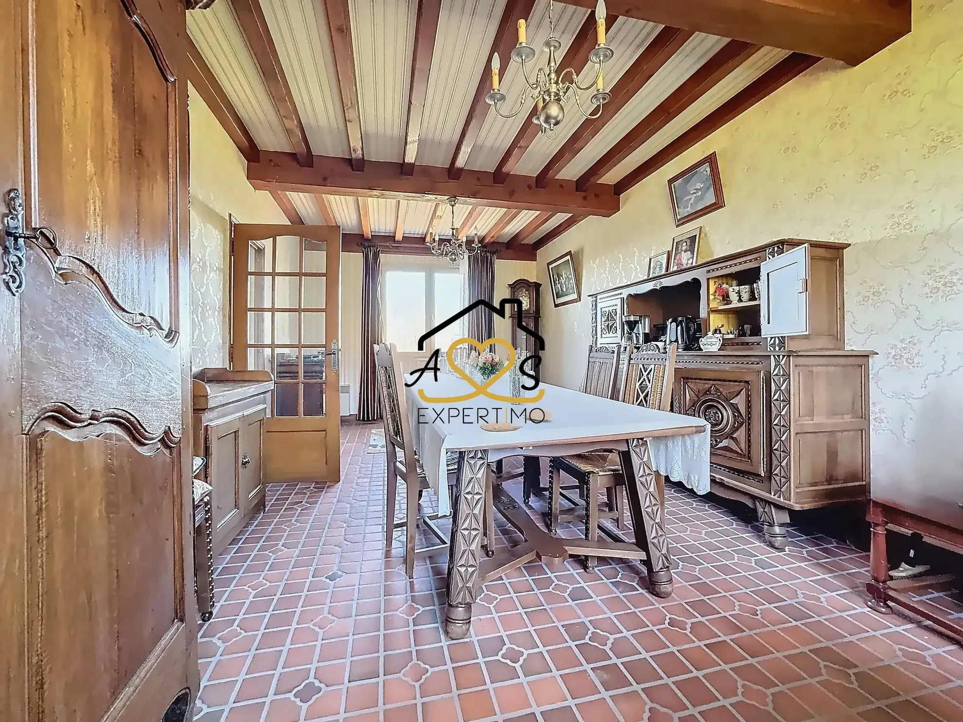 Maison à rénover à Courpière avec grand terrain et dépendance 