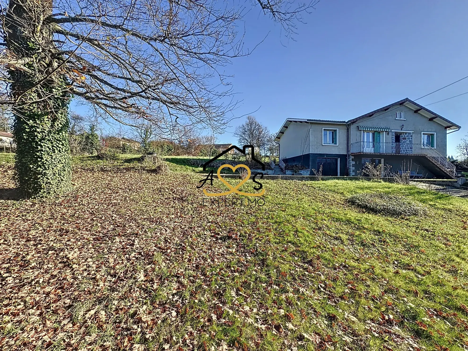 Maison à rénover à Courpière avec grand terrain et dépendance 