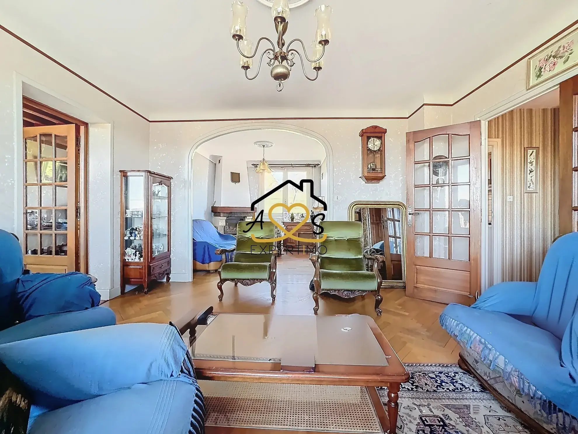 Maison à rénover à Courpière avec grand terrain et dépendance 