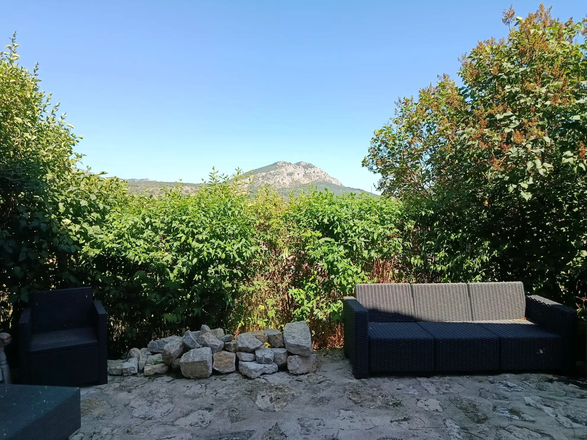 Maison individuelle à Caille avec vue dégagée, jardin, 4 pièces – Idéal résidence secondaire ou principale 