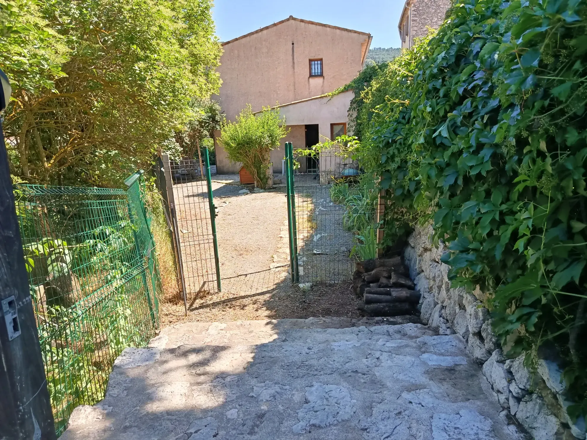 Maison individuelle à Caille avec vue dégagée, jardin, 4 pièces – Idéal résidence secondaire ou principale 