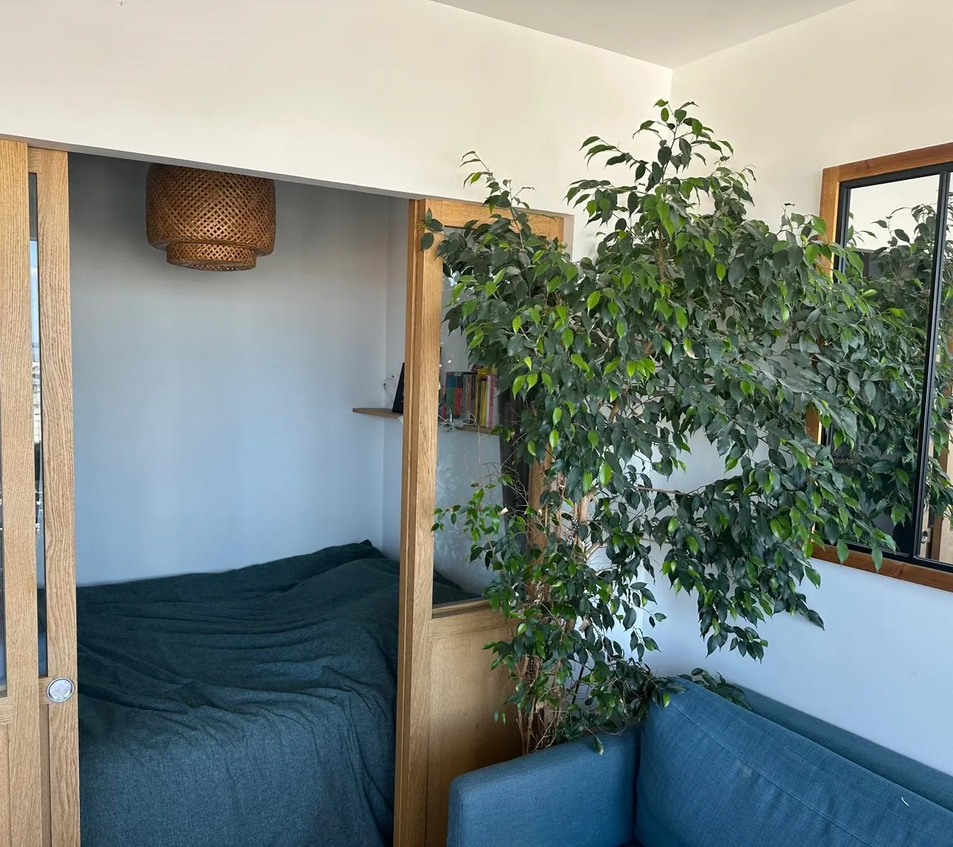 Appartement 2 pièces lumineux avec balcon à Paris 18, proche du marché de l'Olive 