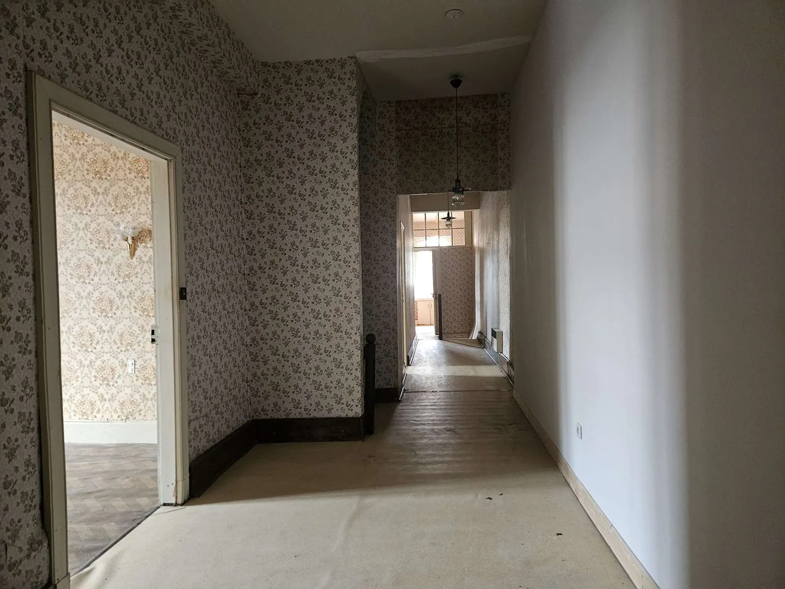 Maison de ville à rénover de 180 m² à Sos (47) avec 7 pièces, idéal investissement 