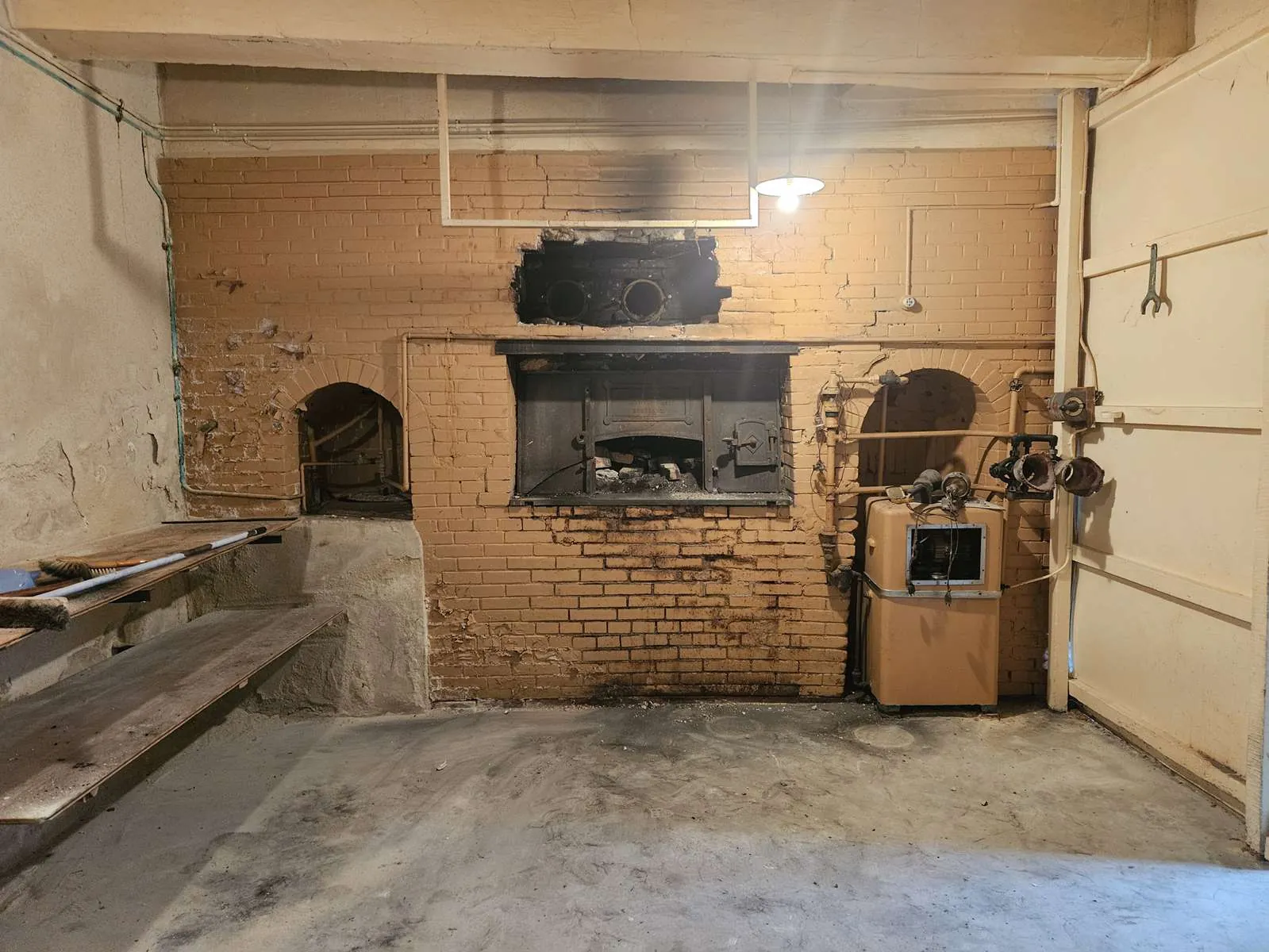 Maison de ville à rénover de 180 m² à Sos (47) avec 7 pièces, idéal investissement 