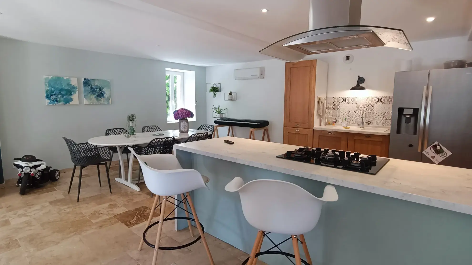 Belle maison en pierre avec piscine, 4 chambres, proche Périgueux 