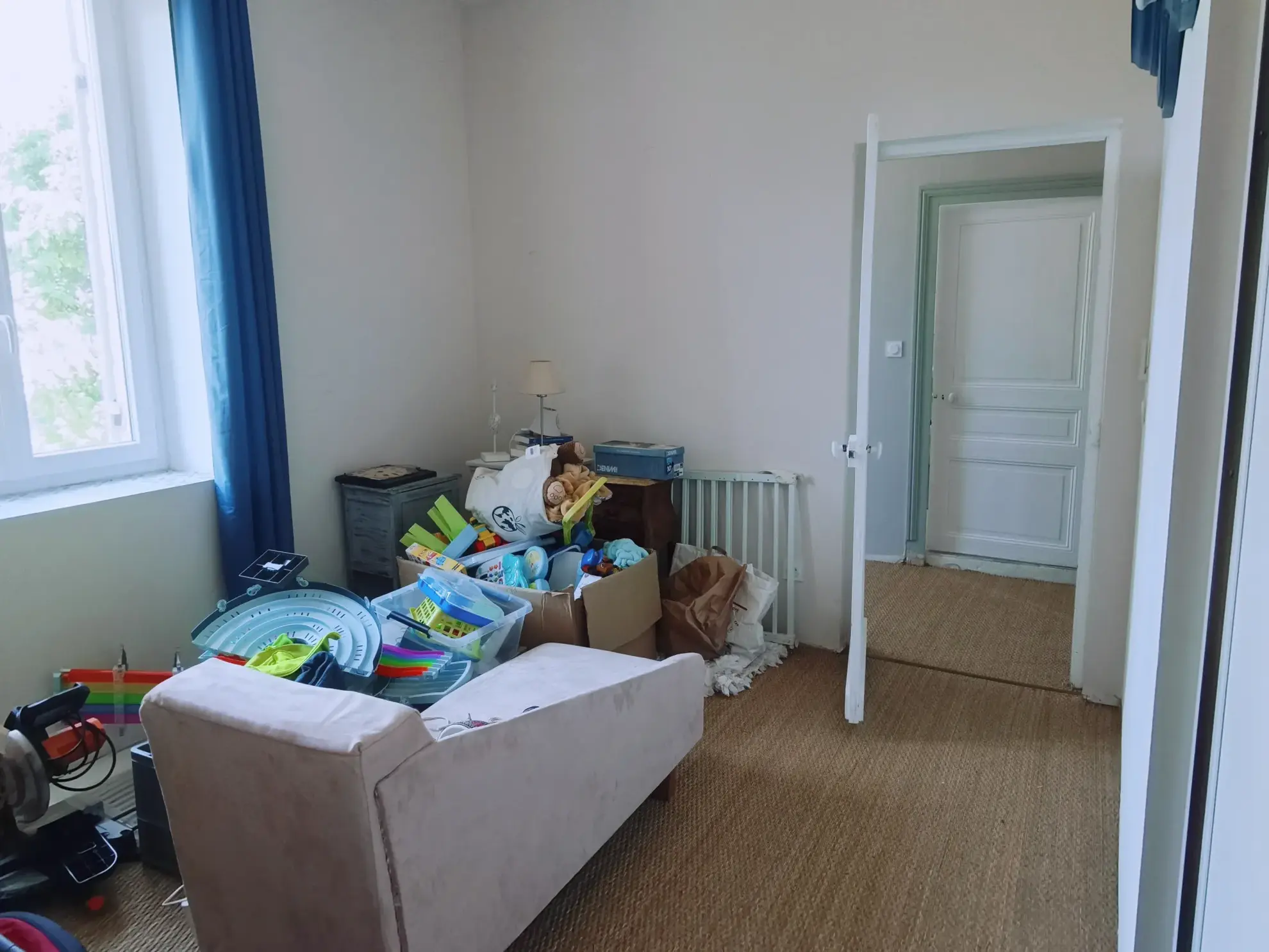 Belle maison en pierre avec piscine, 4 chambres, proche Périgueux 