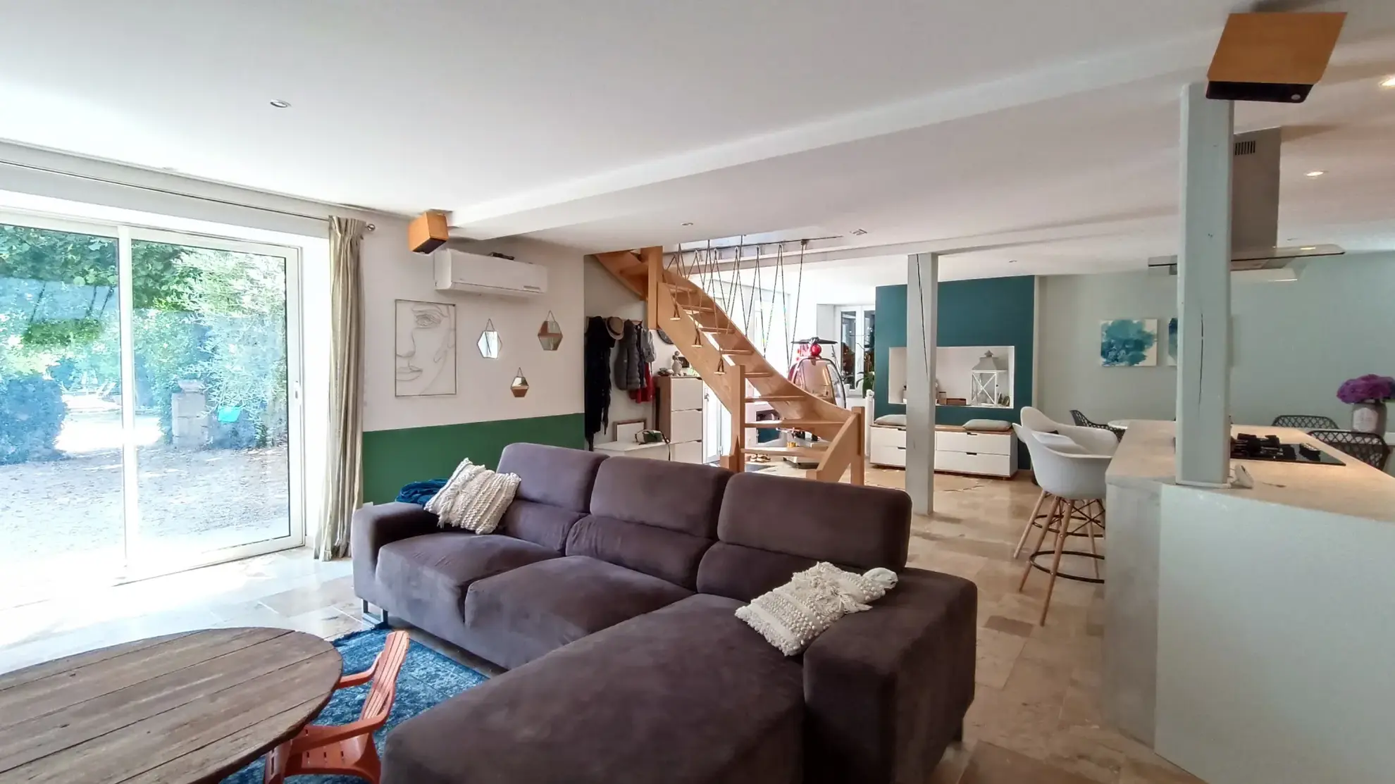 Belle maison en pierre avec piscine, 4 chambres, proche Périgueux 