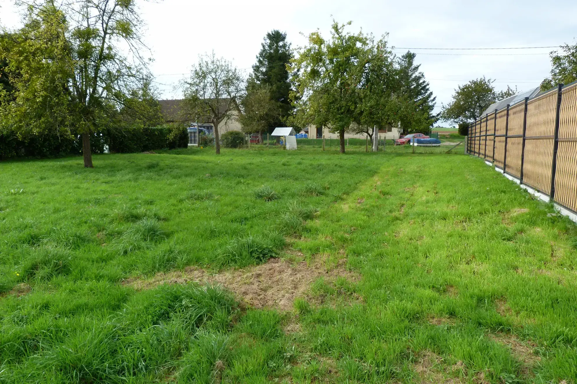 Terrain à bâtir de 1252 m² à Duclair, vue dégagée, viabilisé 