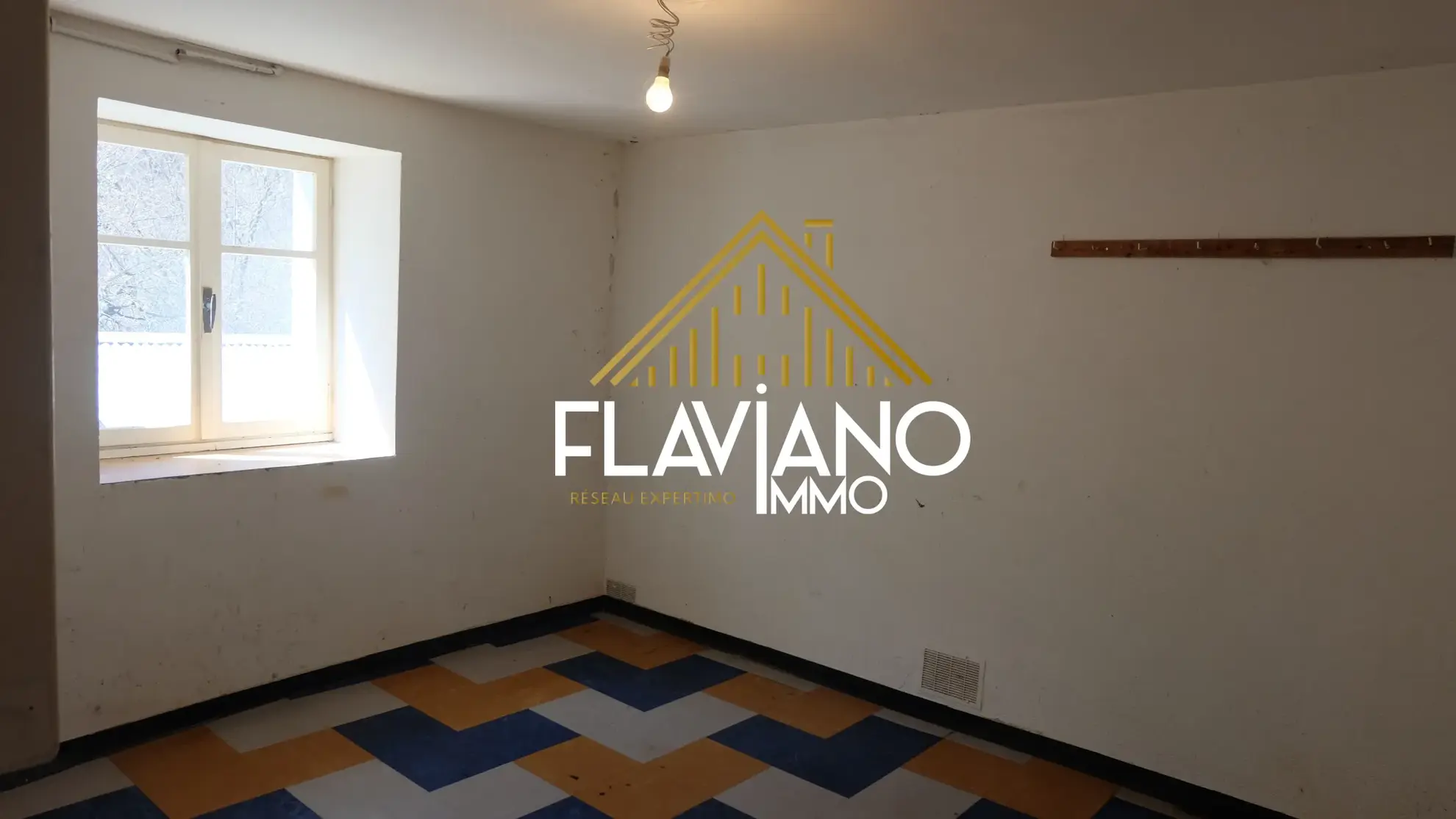Appartement 152 m² à rénover avec terrasse et terrain proche de Barcelonnette 