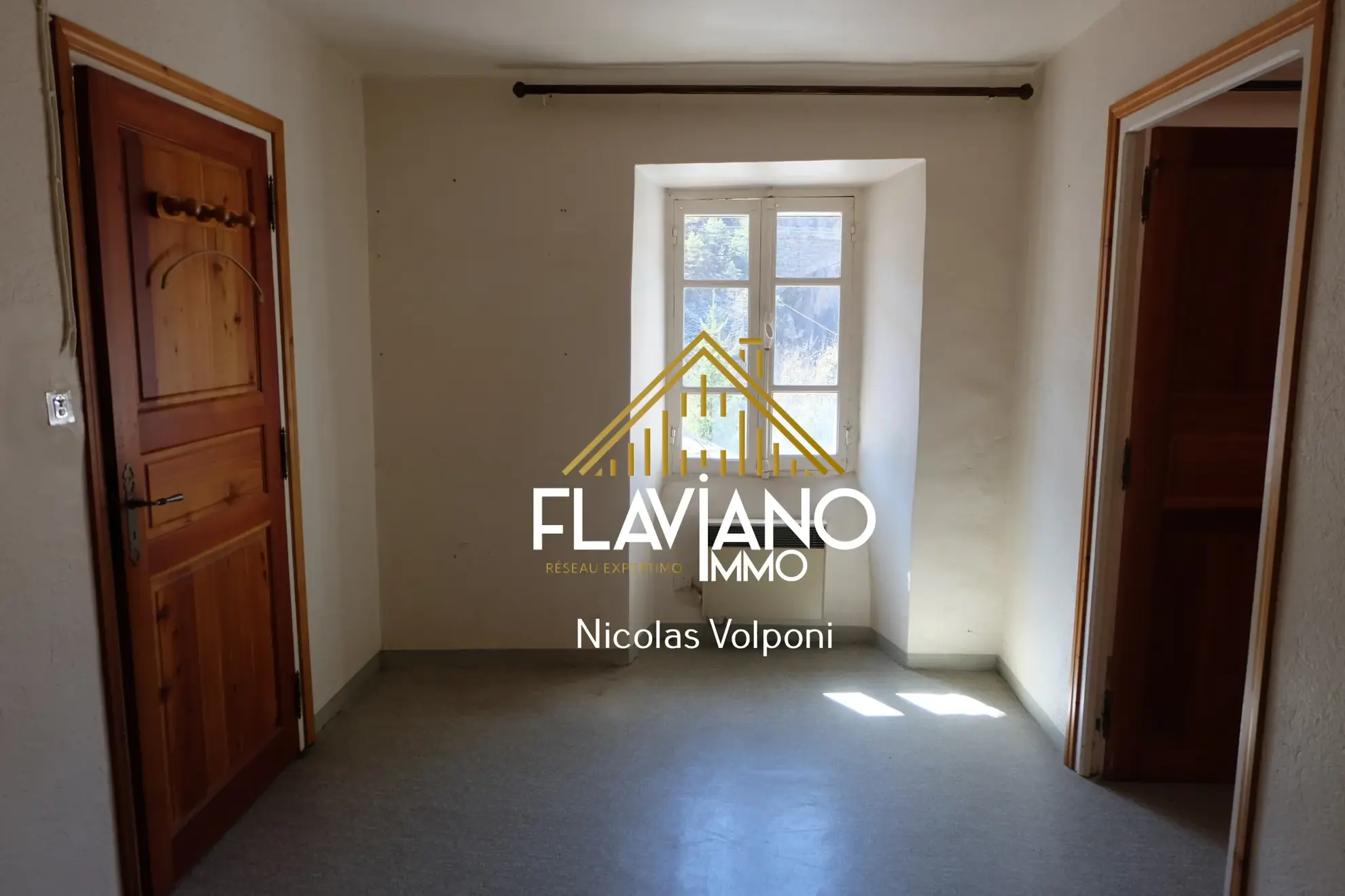 Appartement 152 m² à rénover avec terrasse et terrain proche de Barcelonnette 